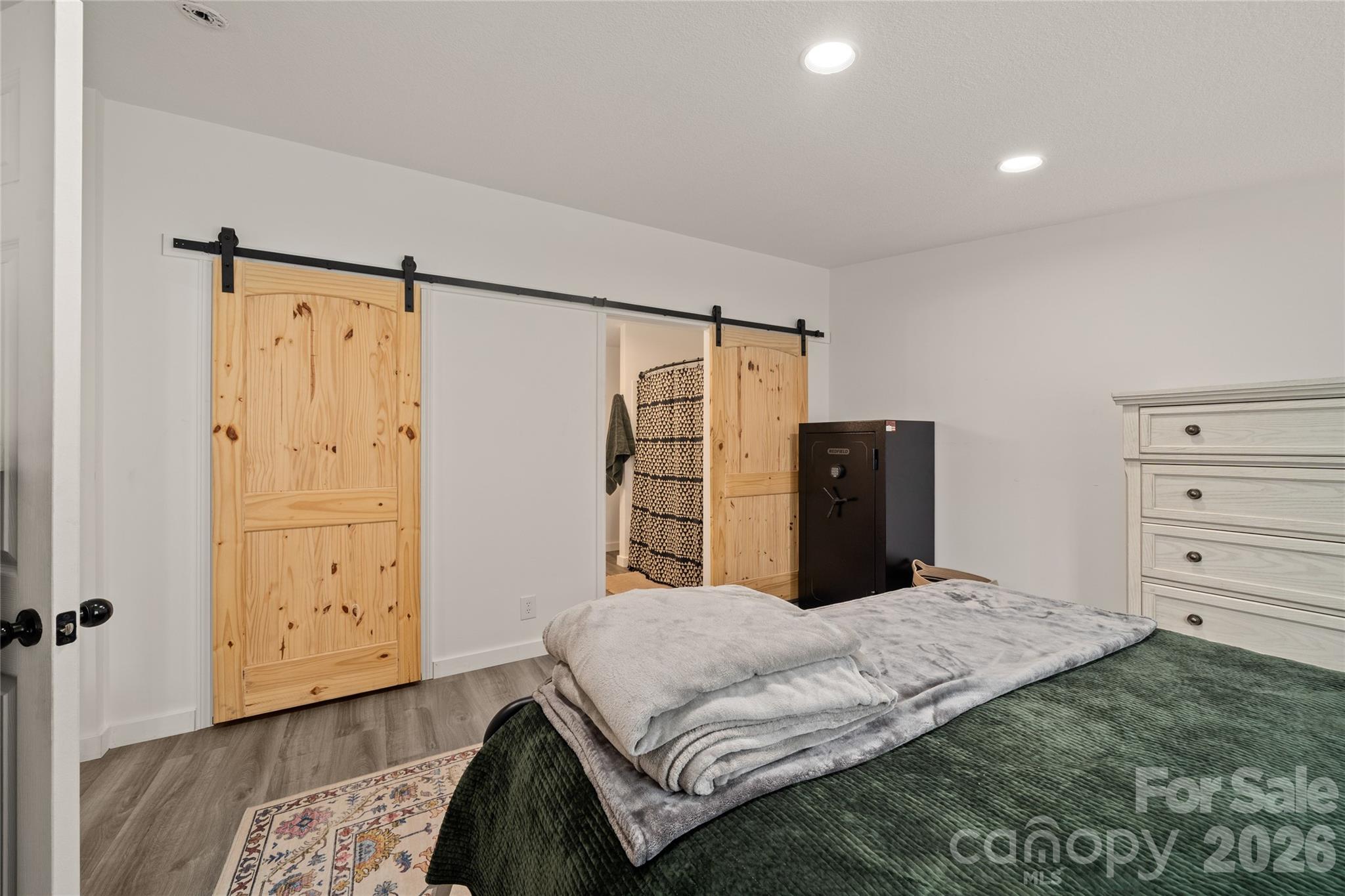 7 Wid Smith Road — Burnsville