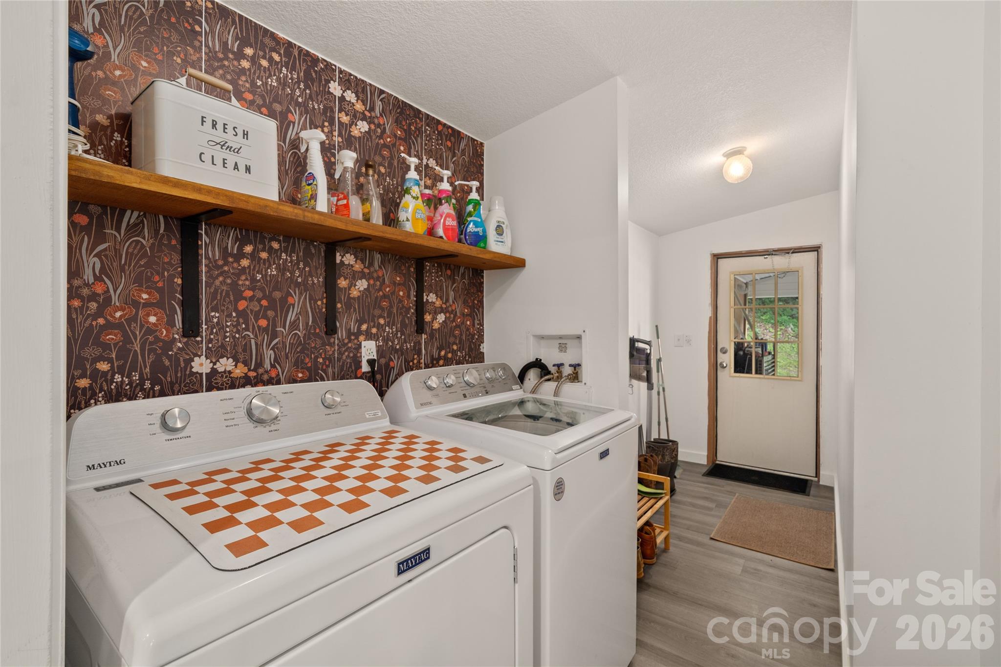 7 Wid Smith Road — Burnsville