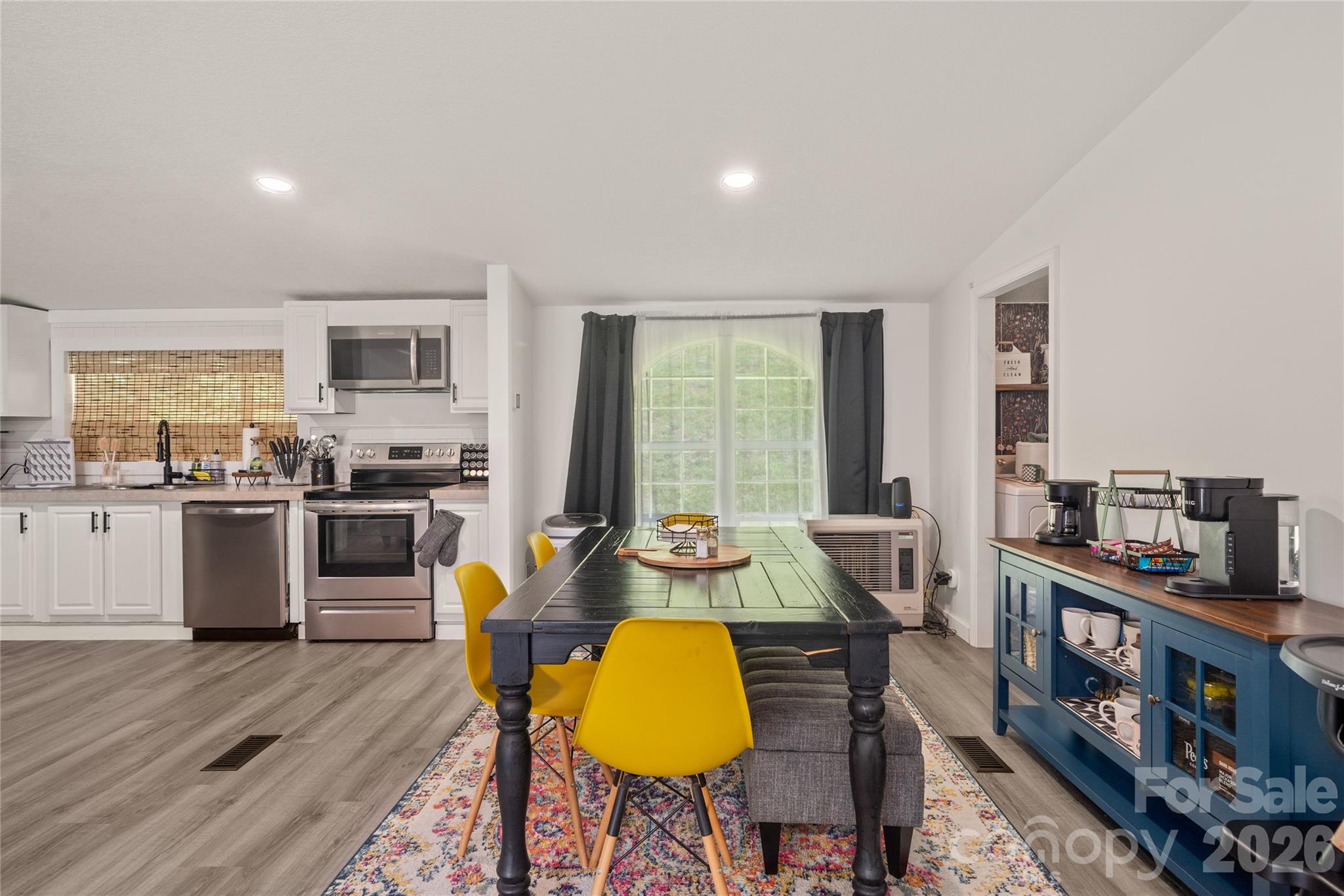 7 Wid Smith Road — Burnsville