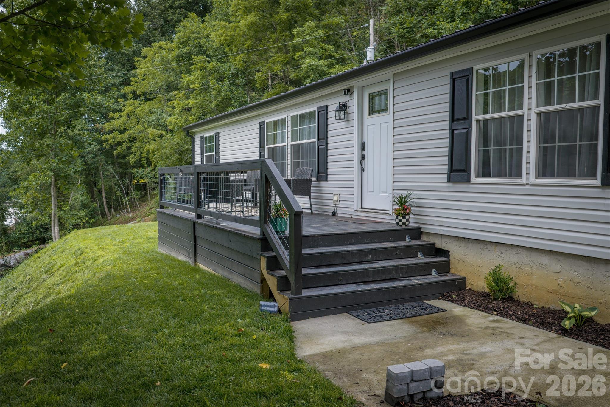 7 Wid Smith Road — Burnsville
