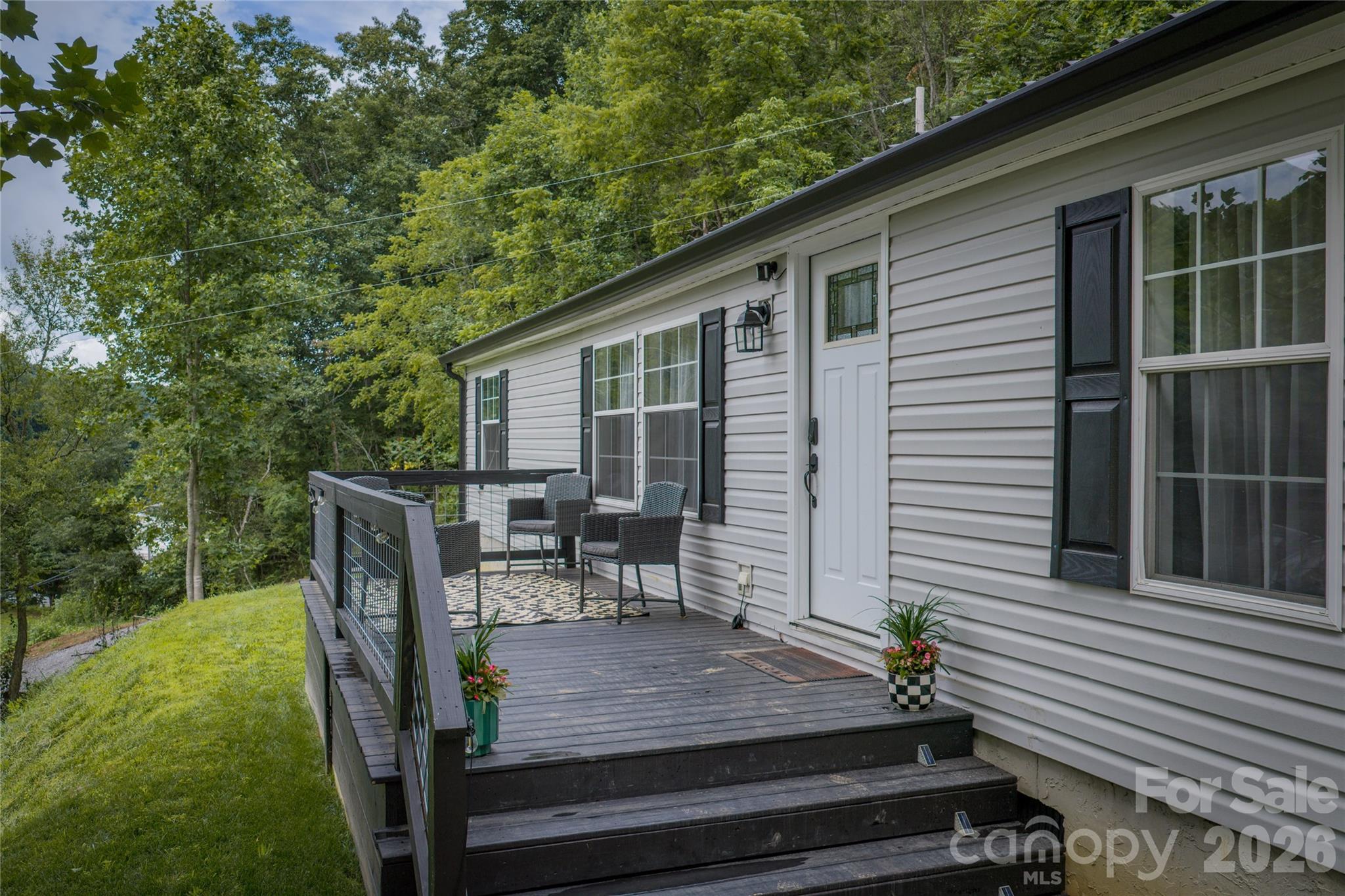7 Wid Smith Road — Burnsville