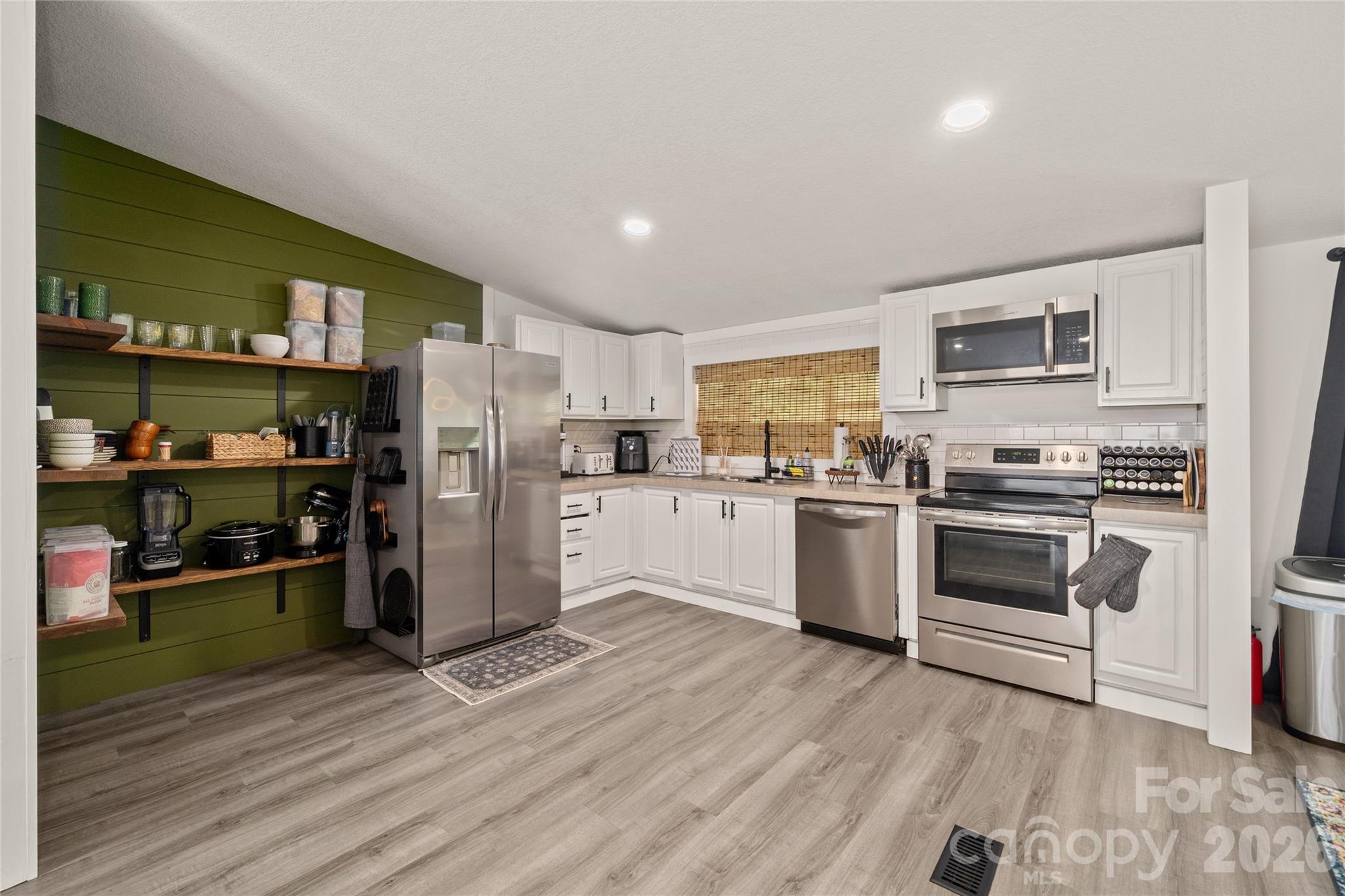 7 Wid Smith Road — Burnsville