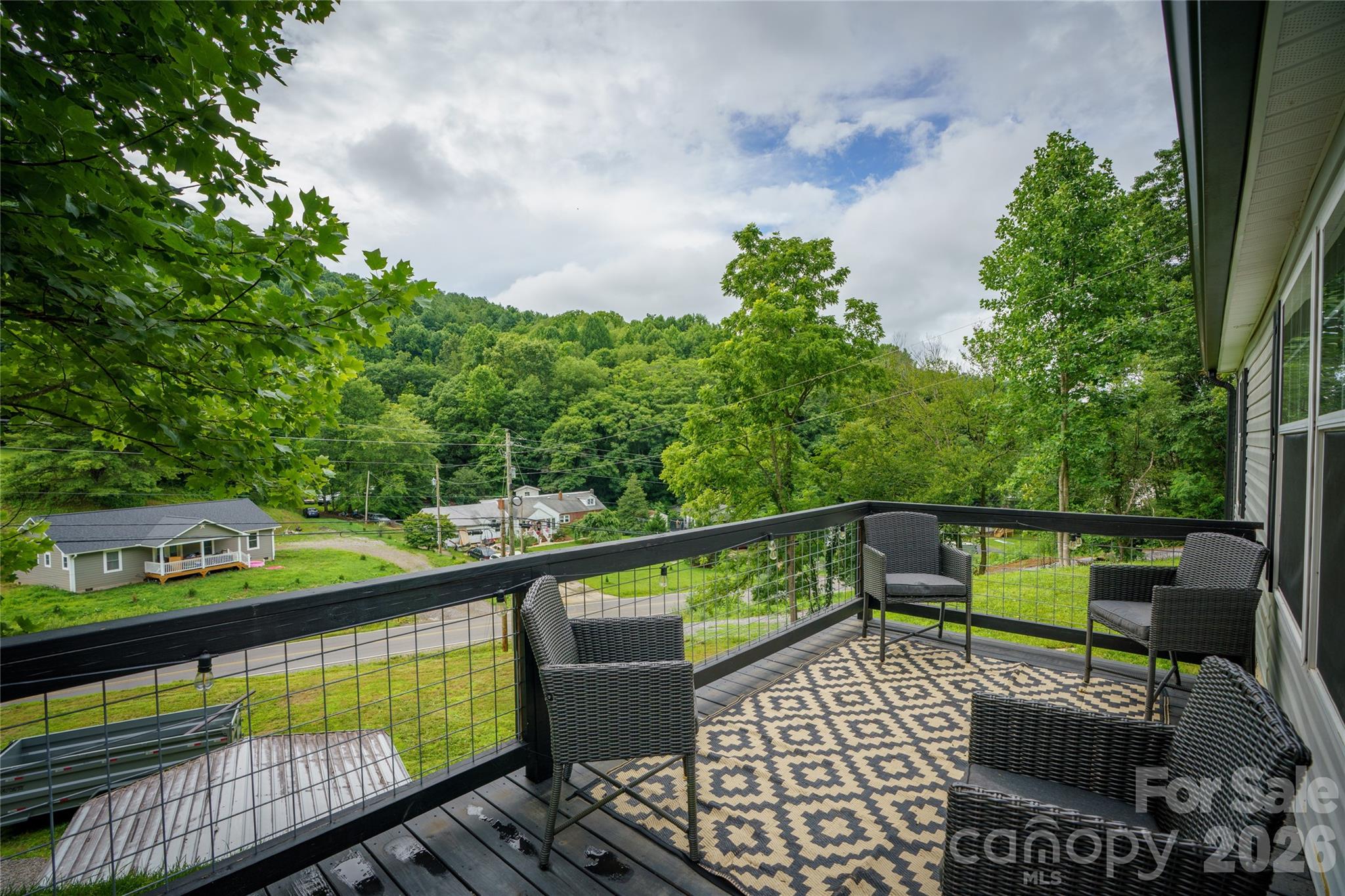 7 Wid Smith Road — Burnsville