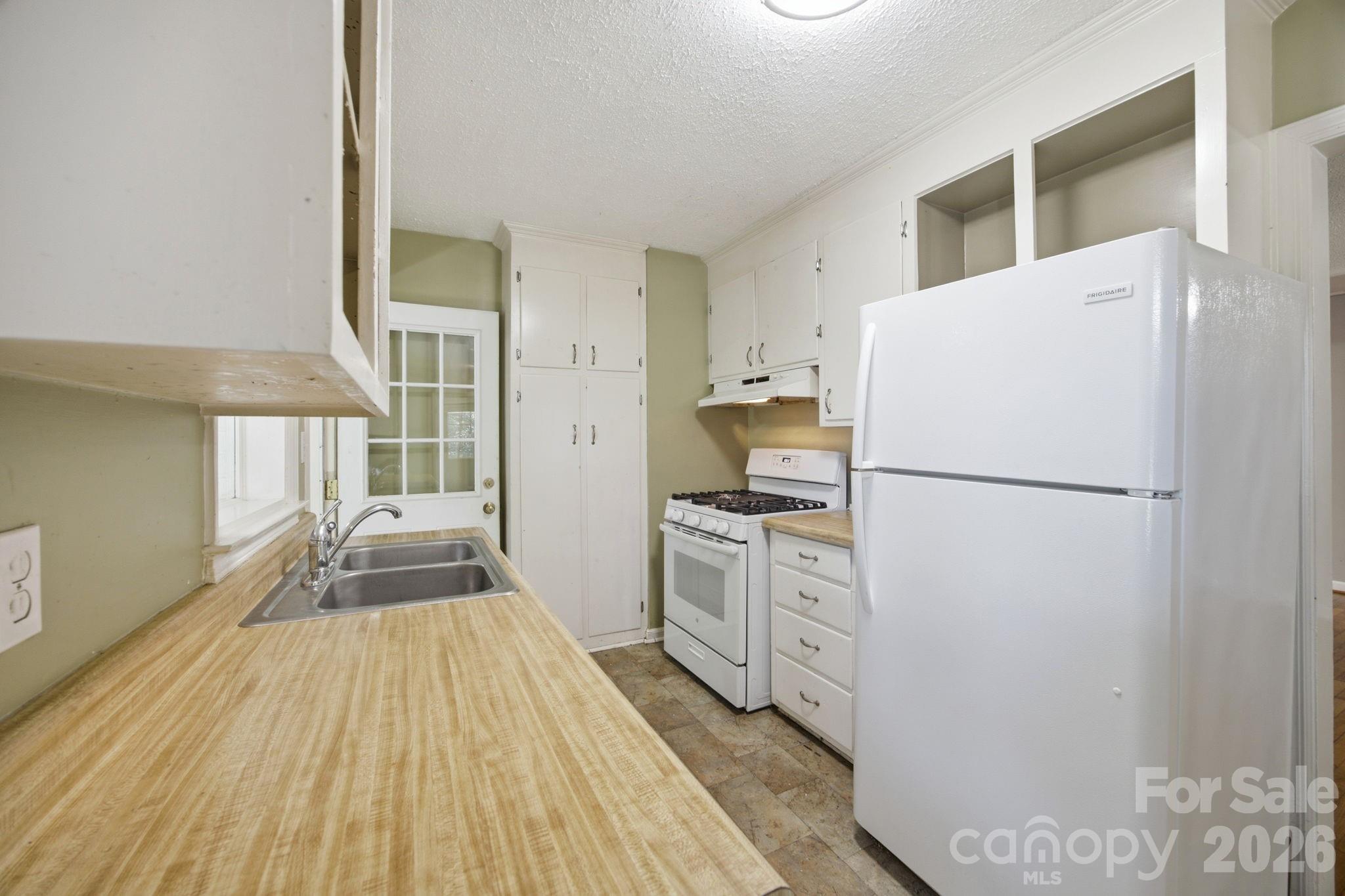 3129 Iredell Drive — Charlotte