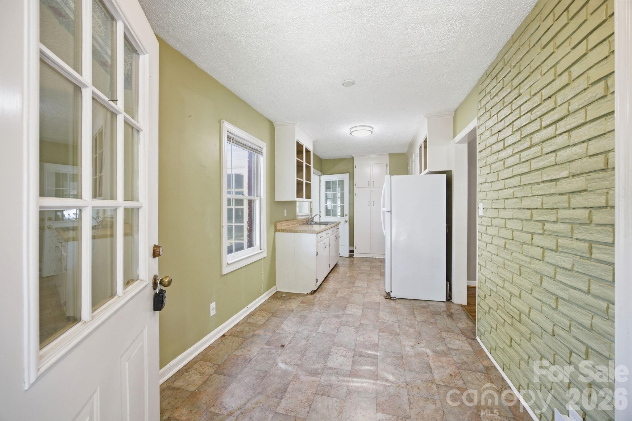 3129 Iredell Drive — Charlotte