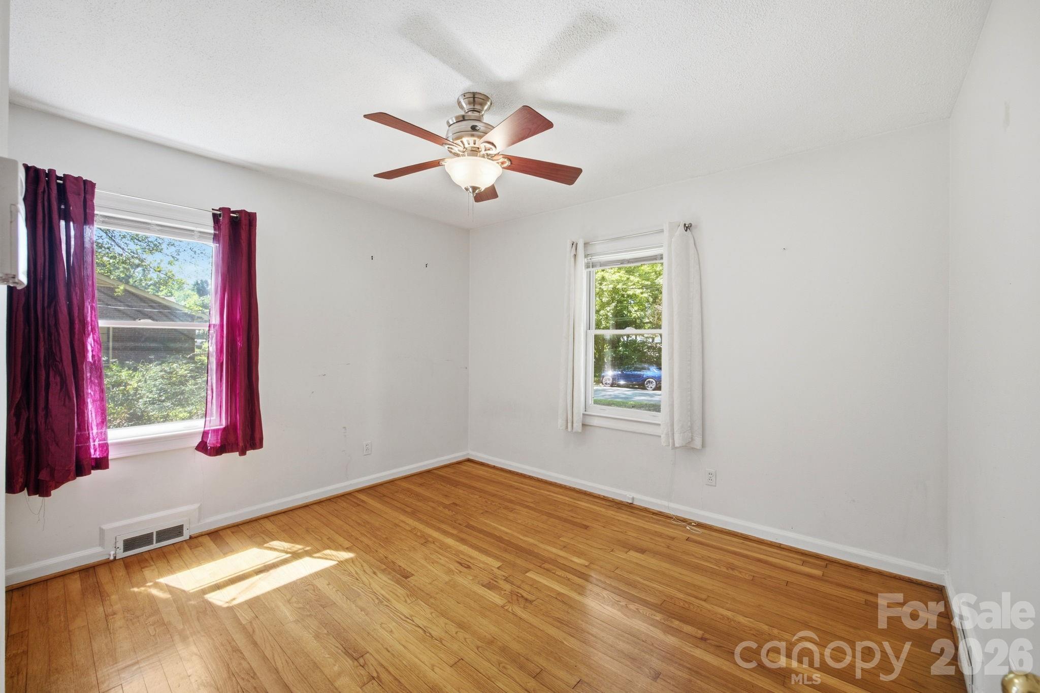 3129 Iredell Drive — Charlotte