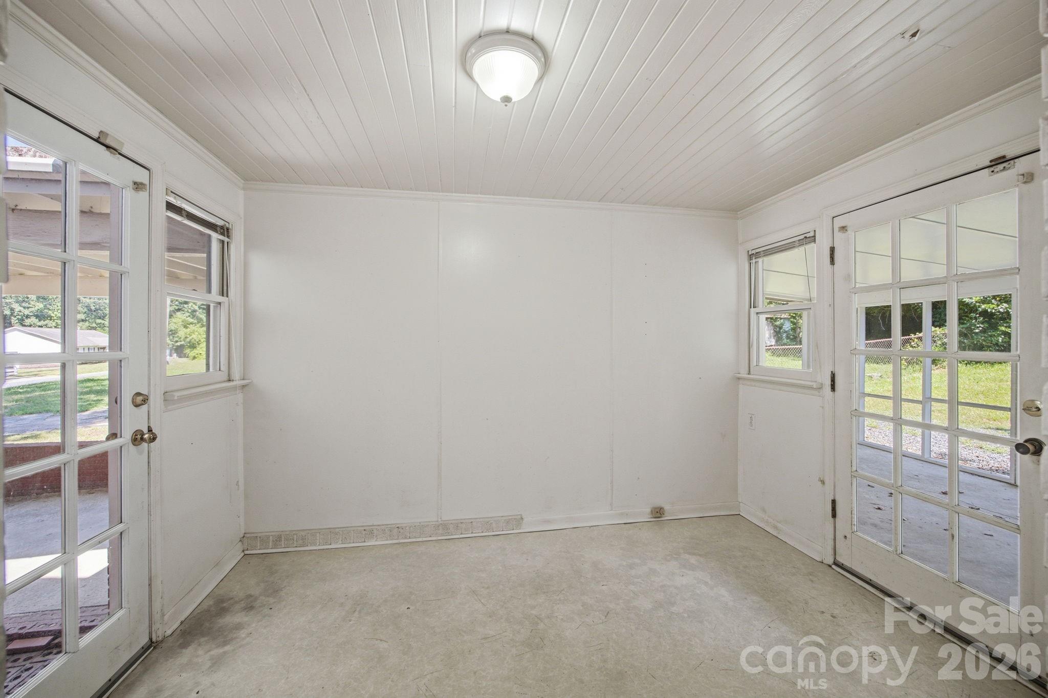 3129 Iredell Drive — Charlotte