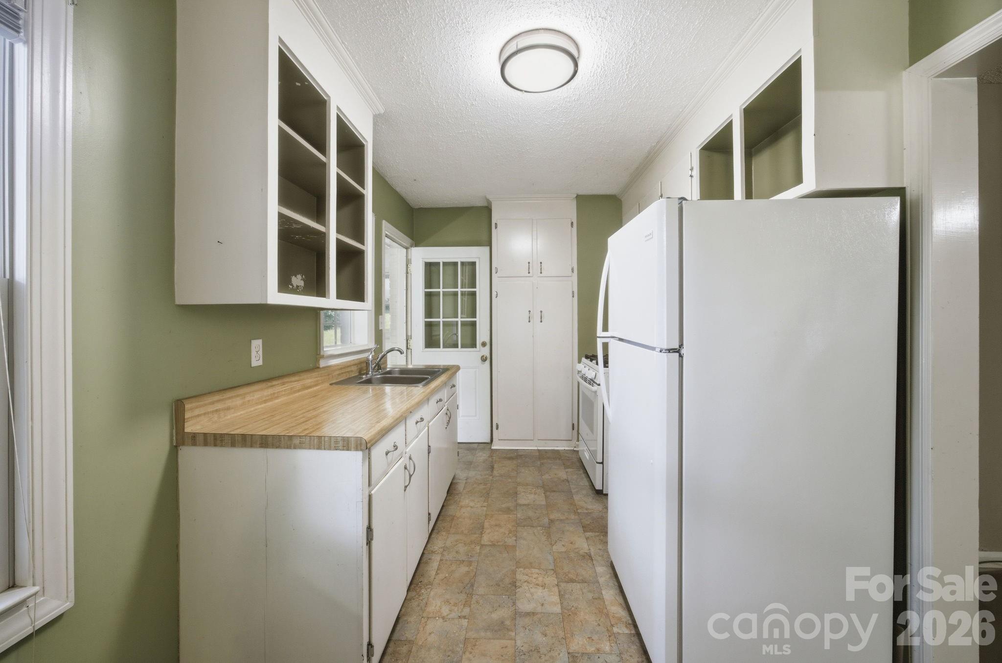 3129 Iredell Drive — Charlotte