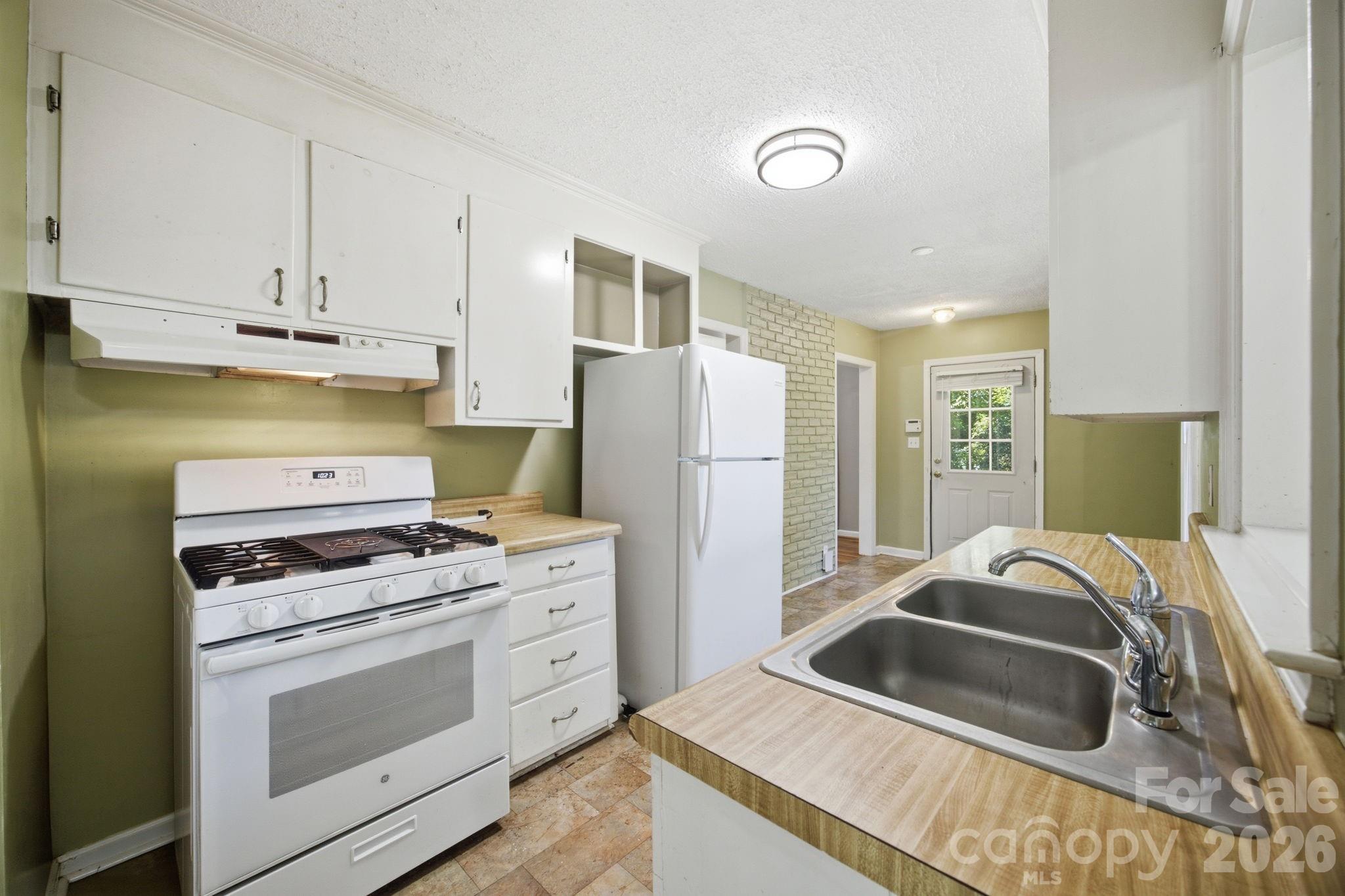 3129 Iredell Drive — Charlotte