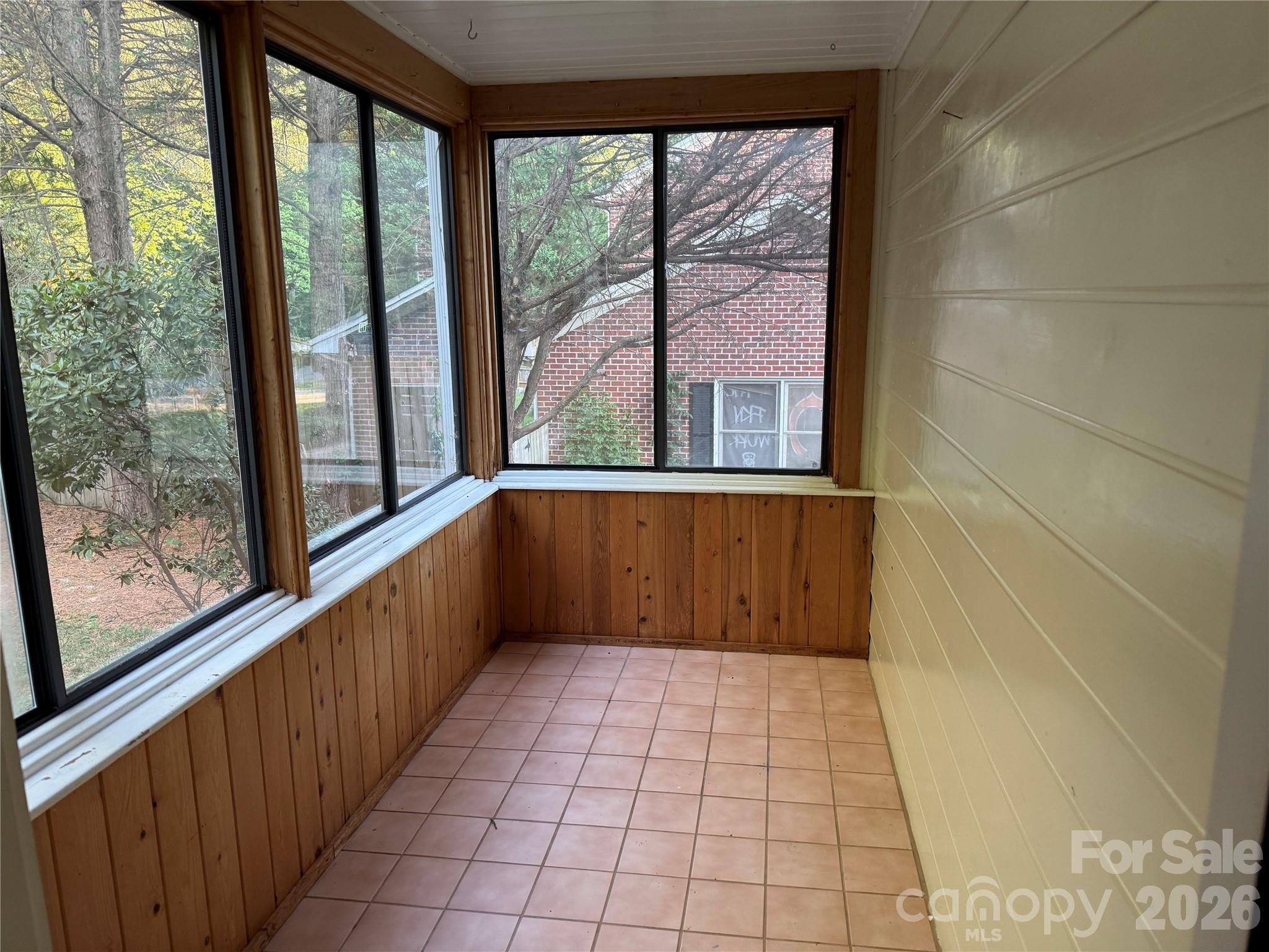 2960 8th Street Court NE — Hickory