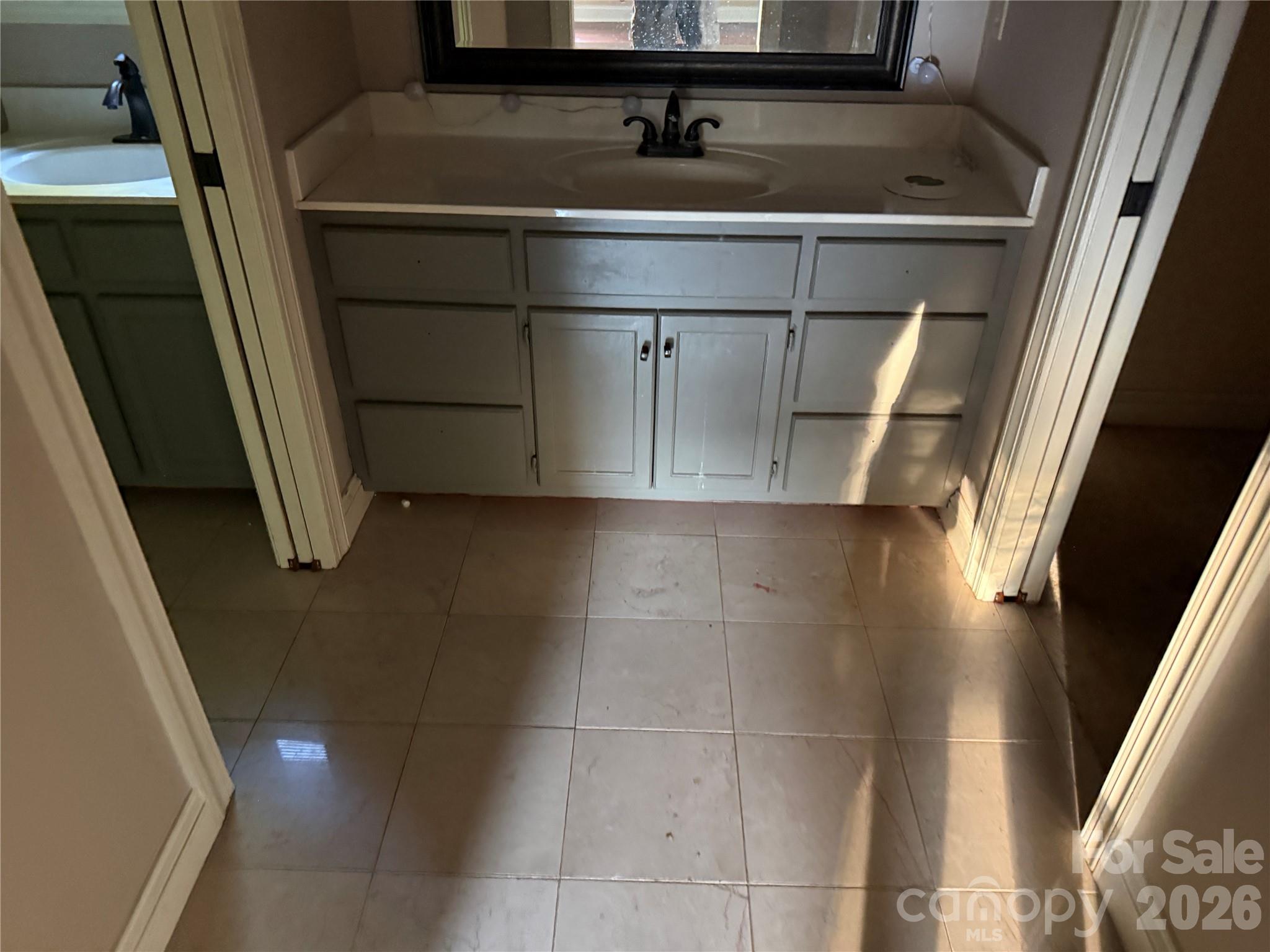 2960 8th Street Court NE — Hickory