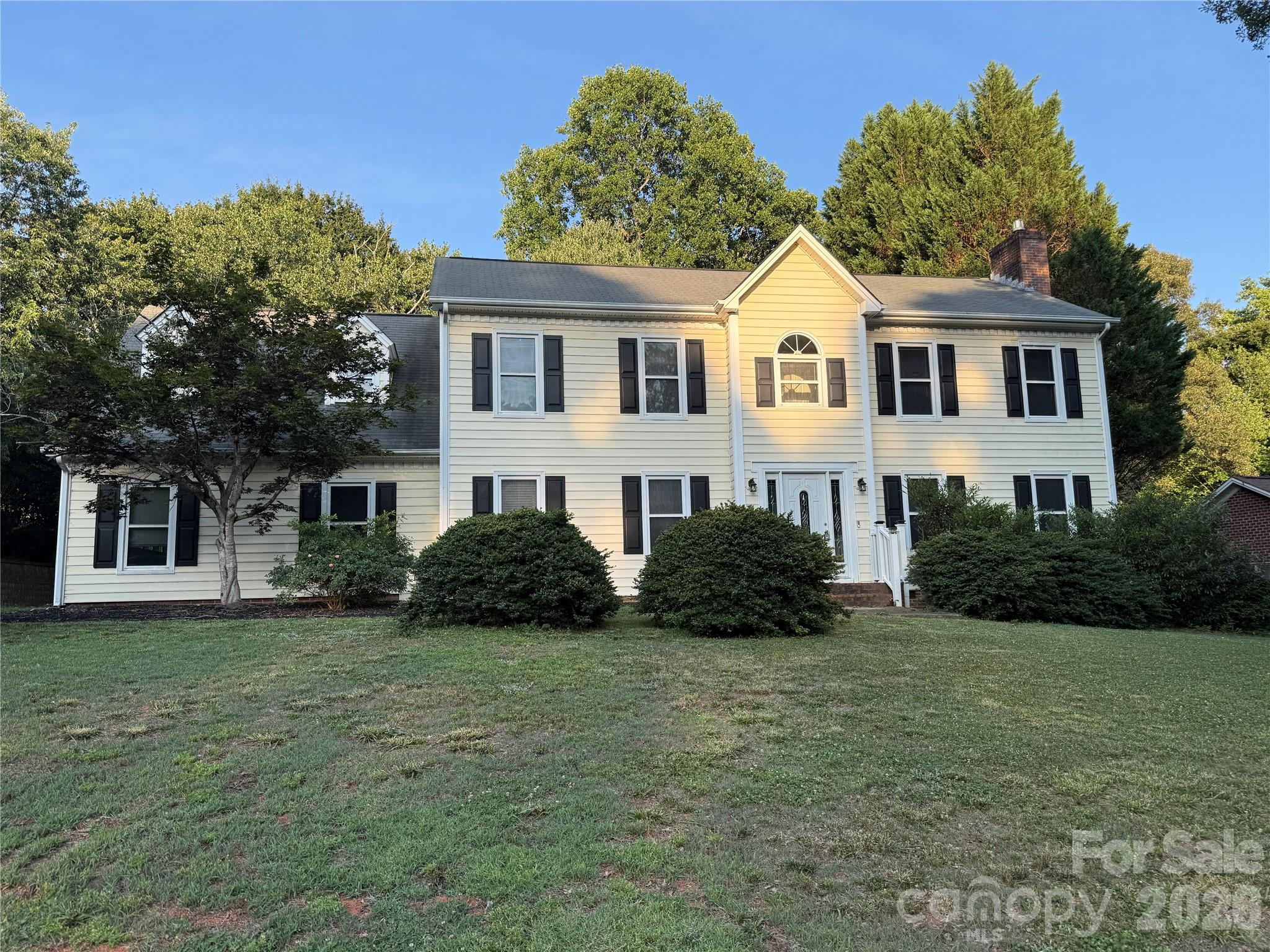 2960 8th Street Court NE — Hickory