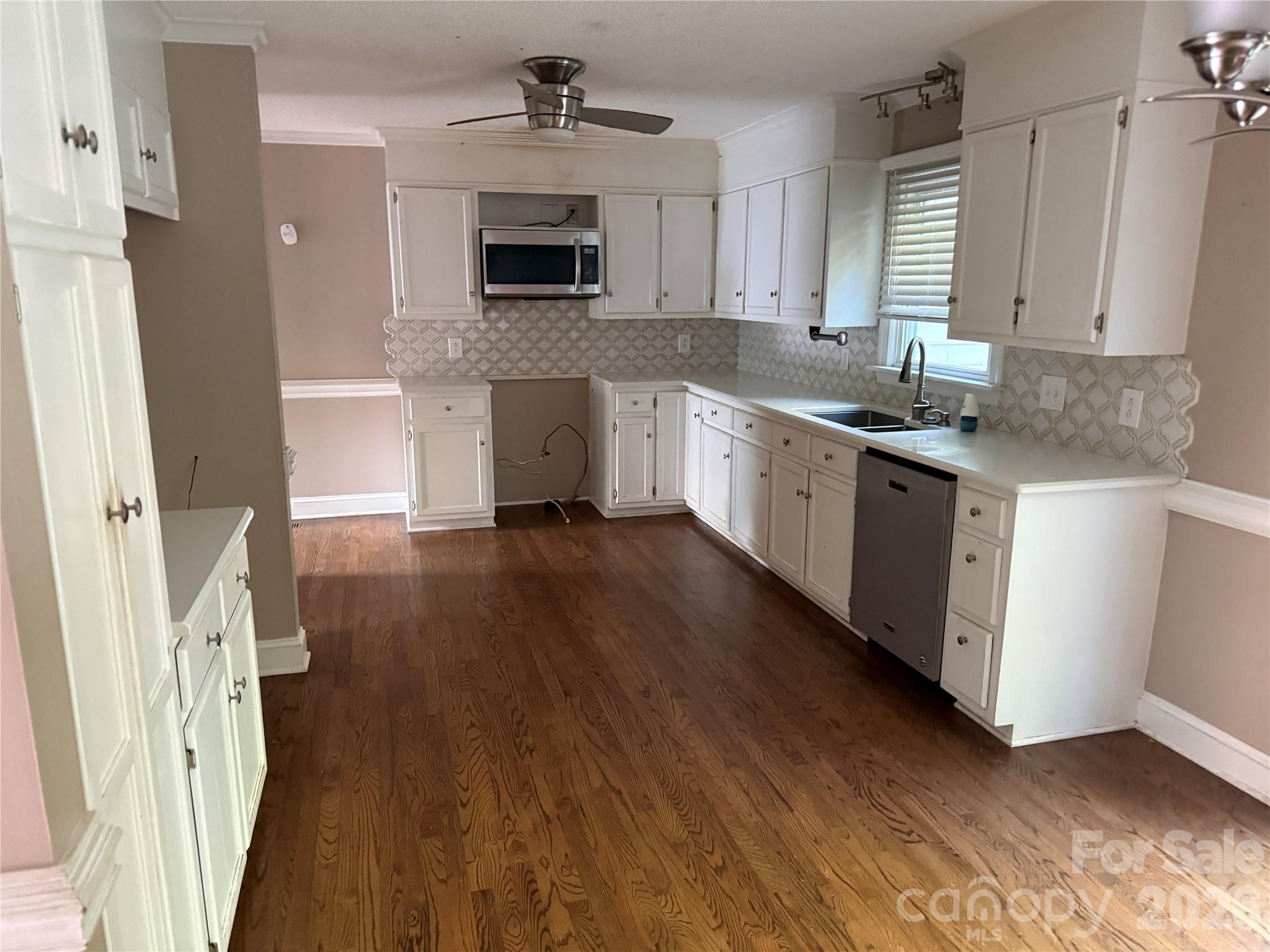 2960 8th Street Court NE — Hickory
