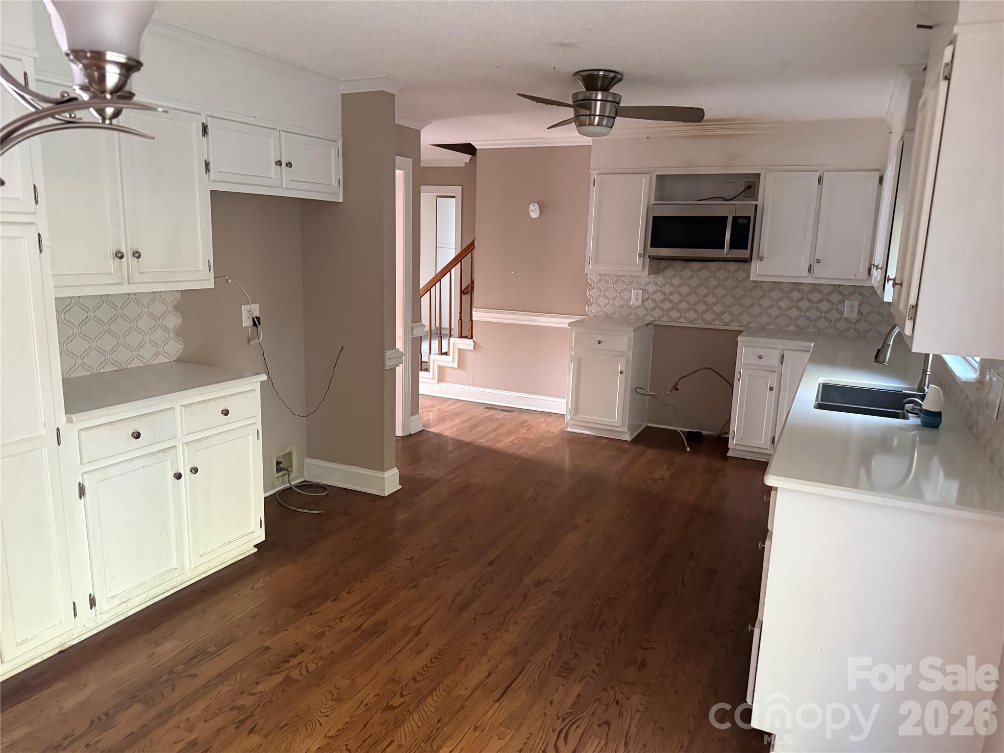 2960 8th Street Court NE — Hickory