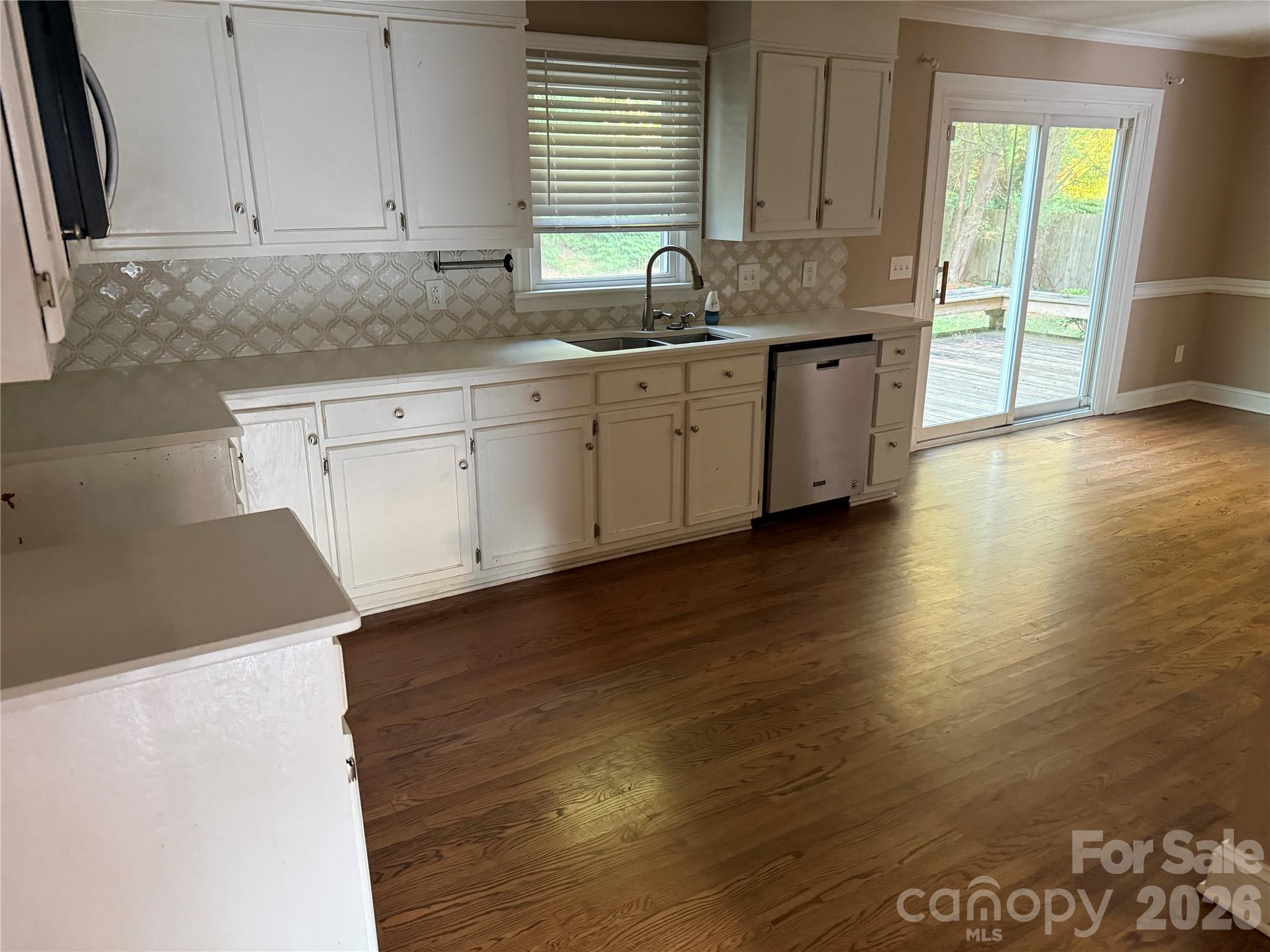 2960 8th Street Court NE — Hickory