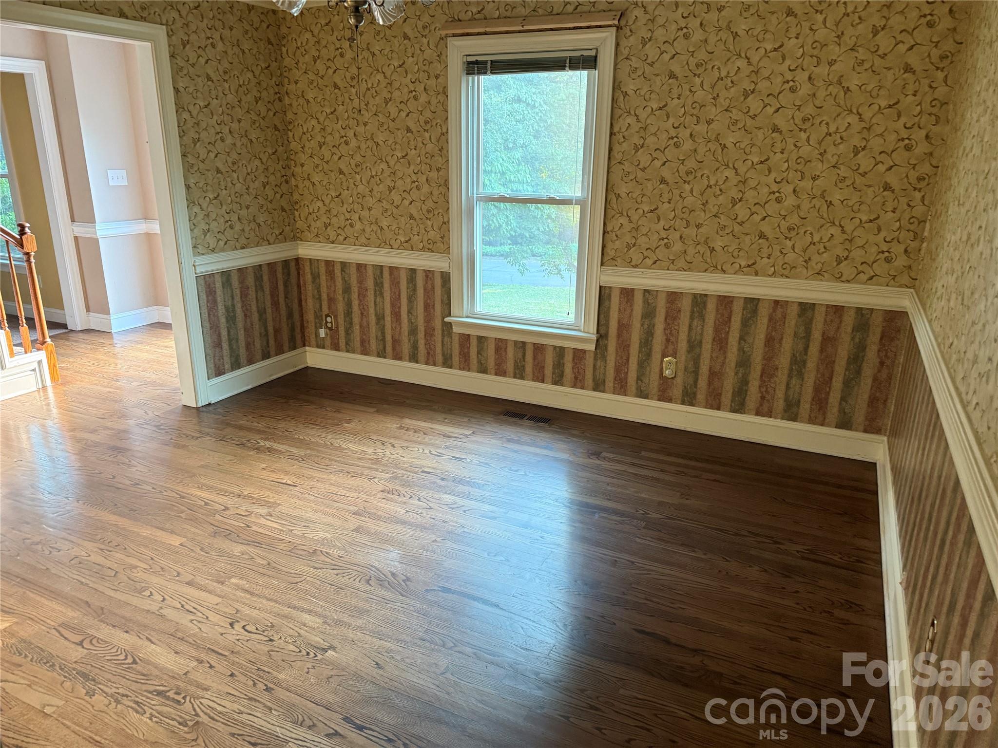 2960 8th Street Court NE — Hickory