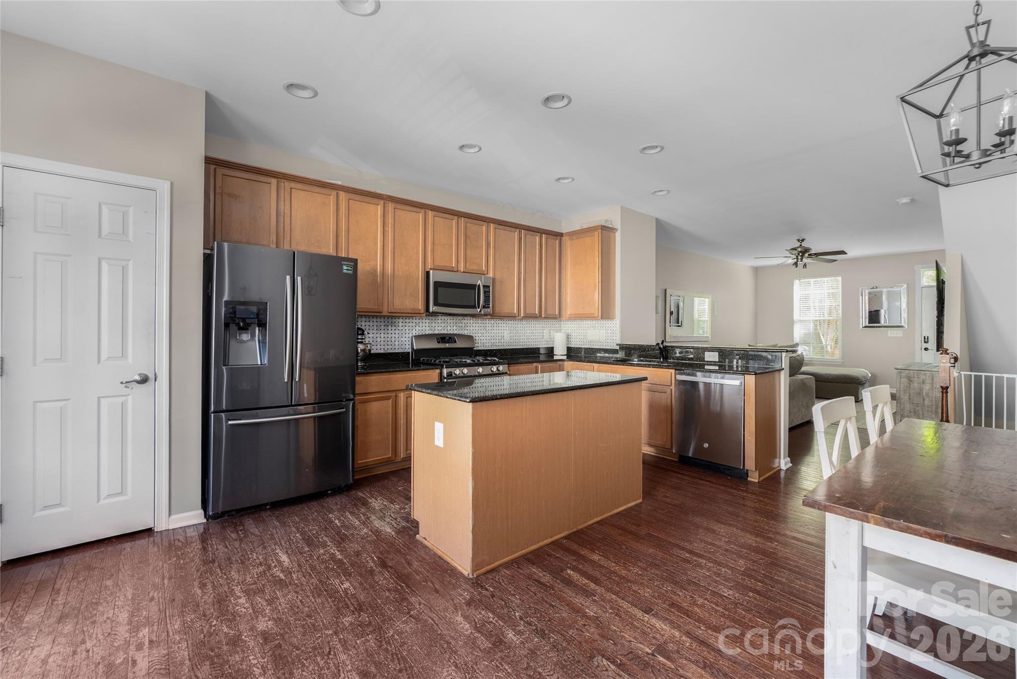 13811 Hill Street — Huntersville