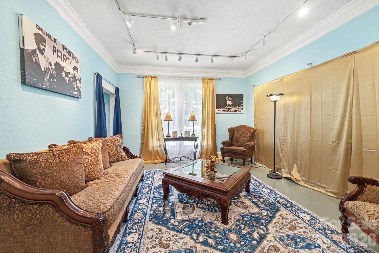 601 College Avenue SW — Lenoir