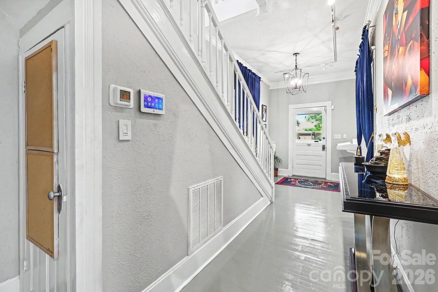 601 College Avenue SW — Lenoir