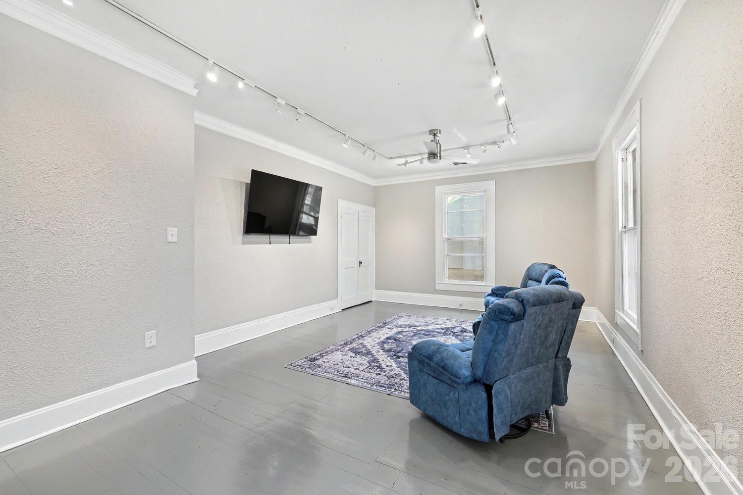 601 College Avenue SW — Lenoir