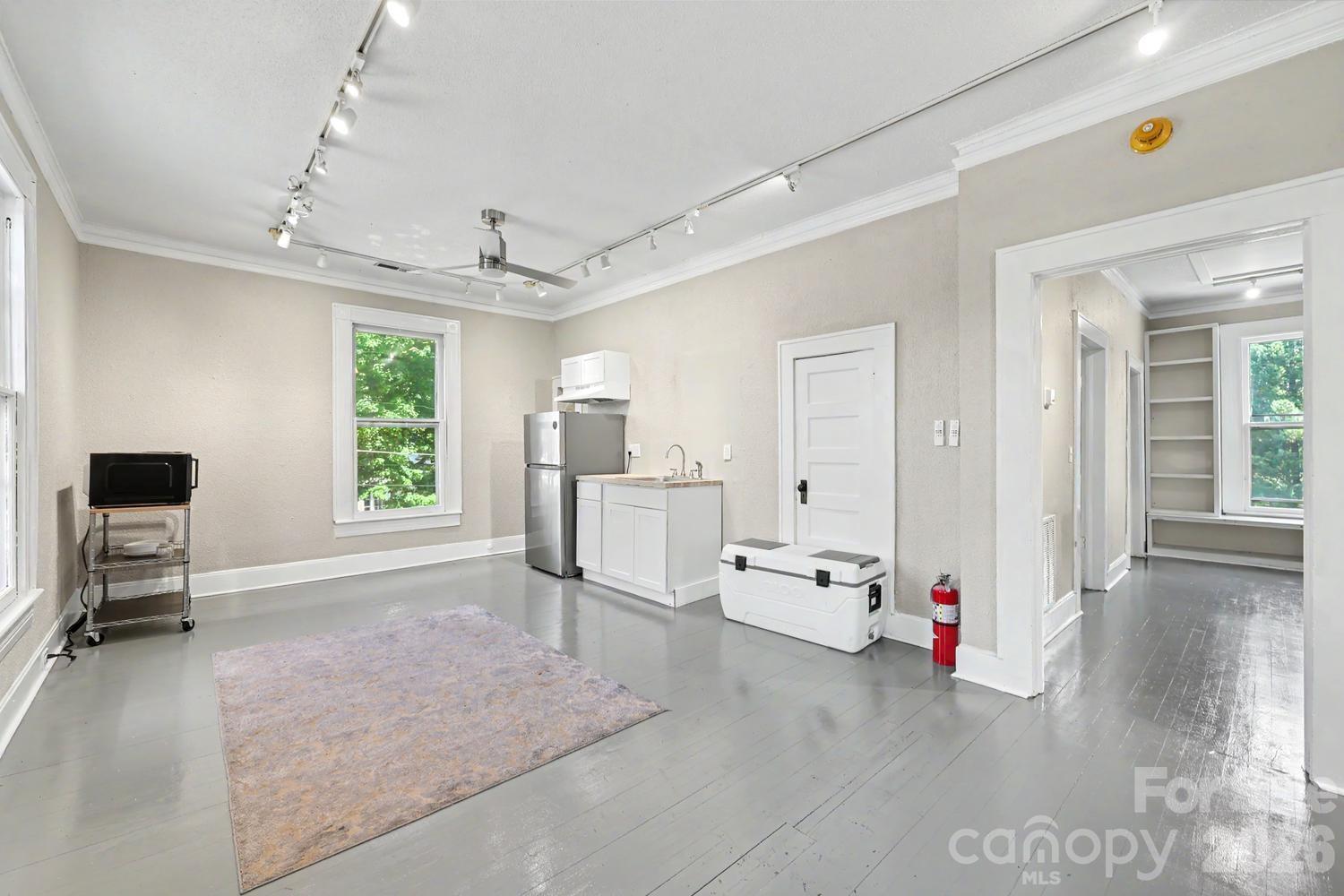 601 College Avenue SW — Lenoir