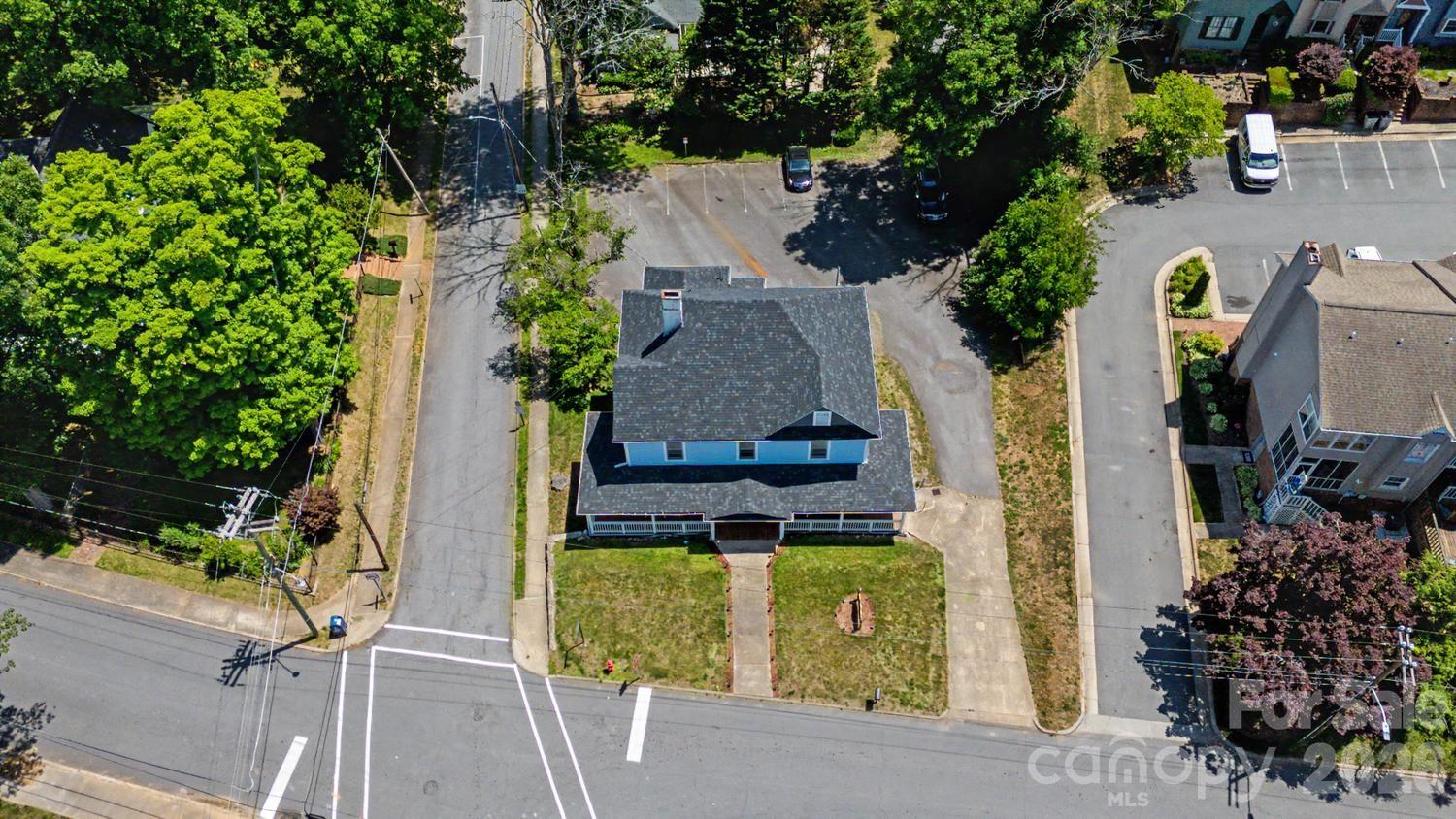 601 College Avenue SW — Lenoir