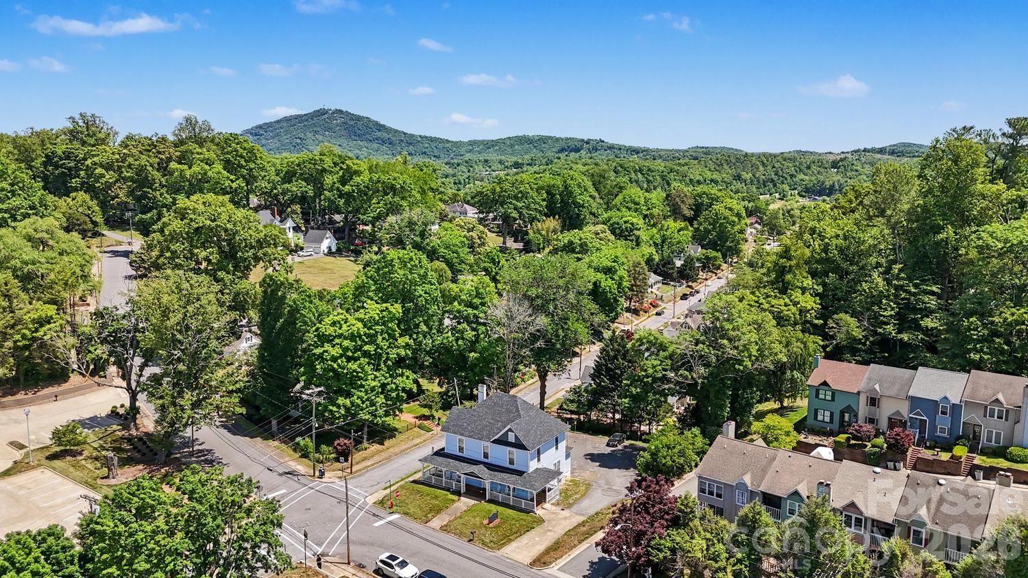 601 College Avenue SW — Lenoir