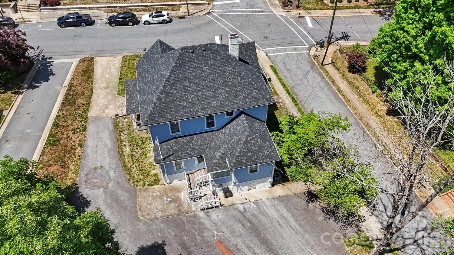 601 College Avenue SW — Lenoir