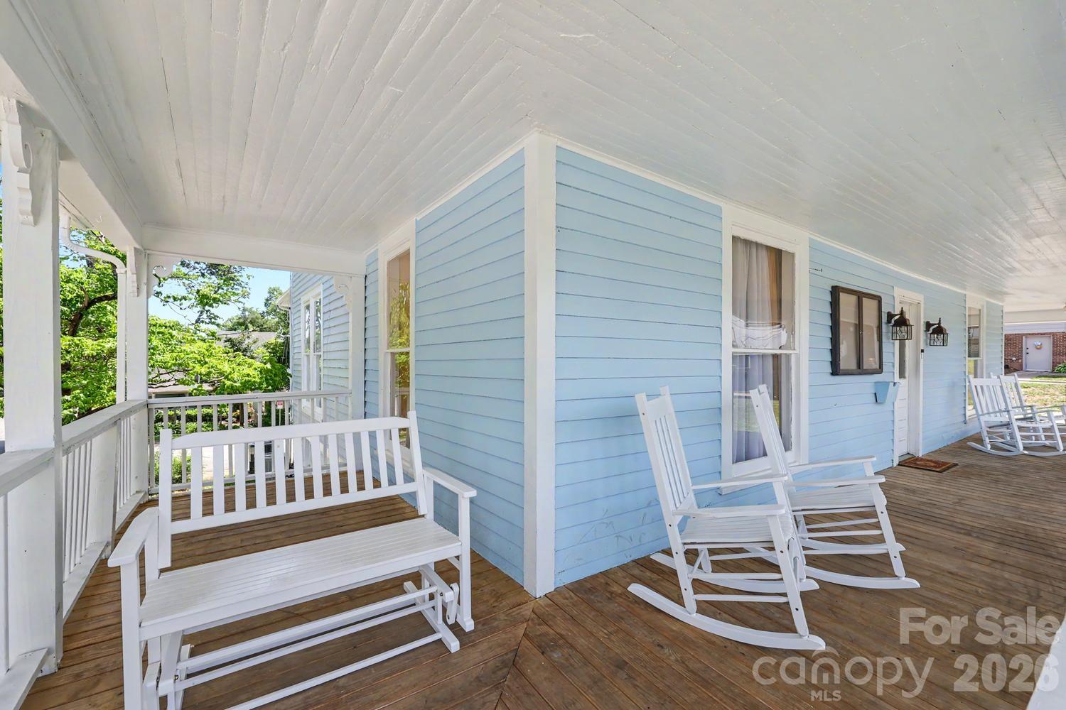 601 College Avenue SW — Lenoir