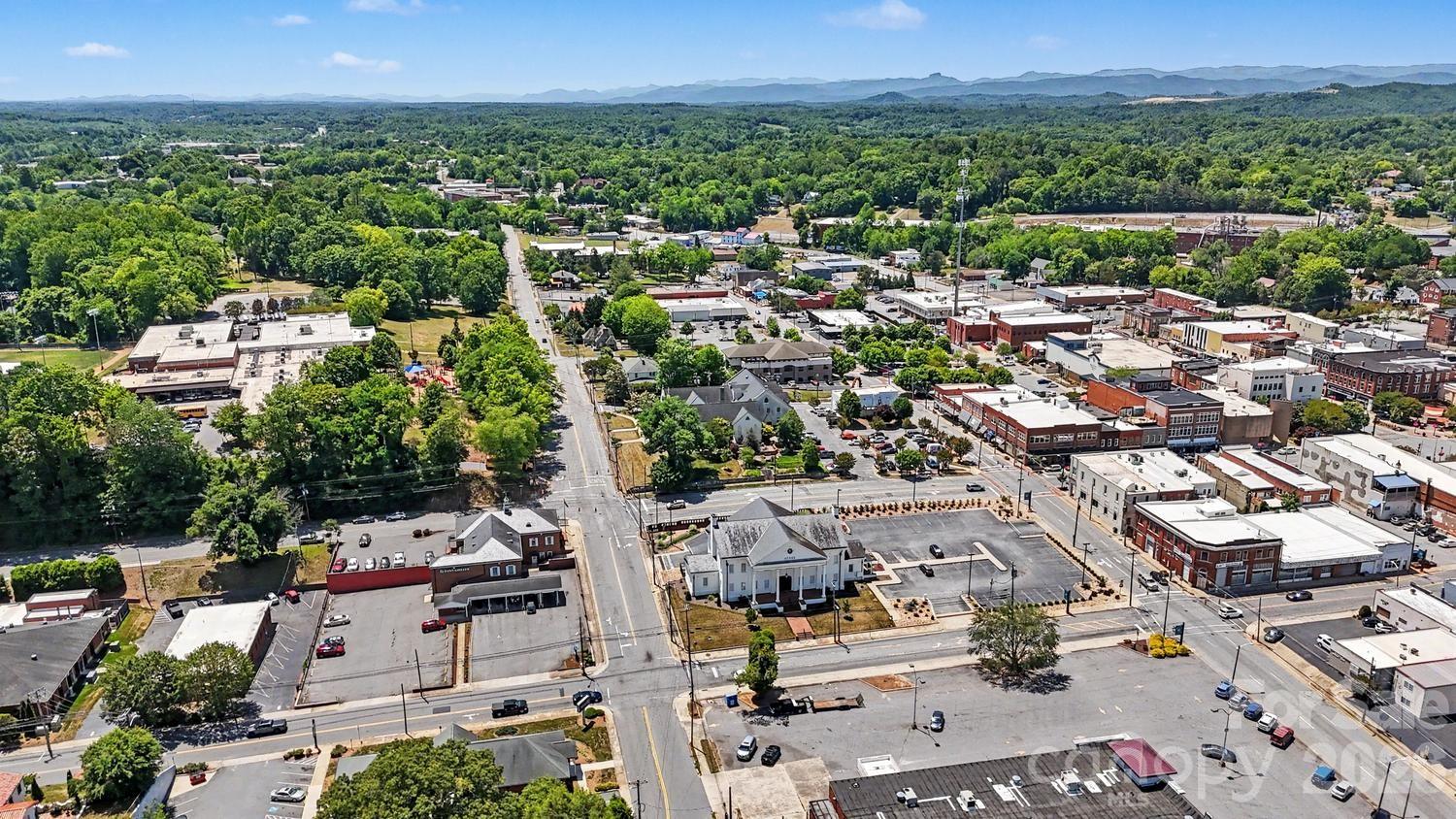 601 College Avenue SW — Lenoir