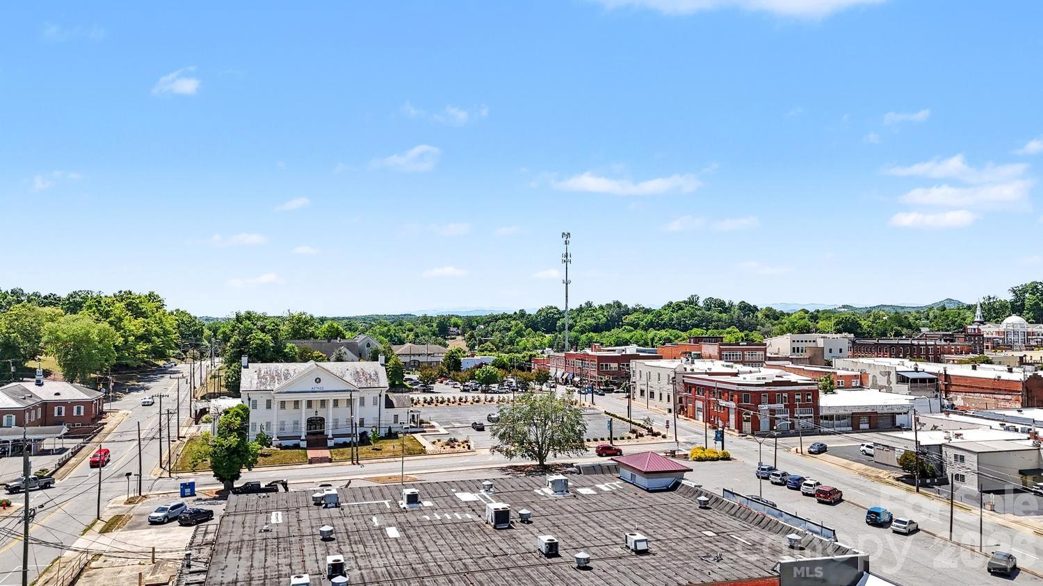 601 College Avenue SW — Lenoir