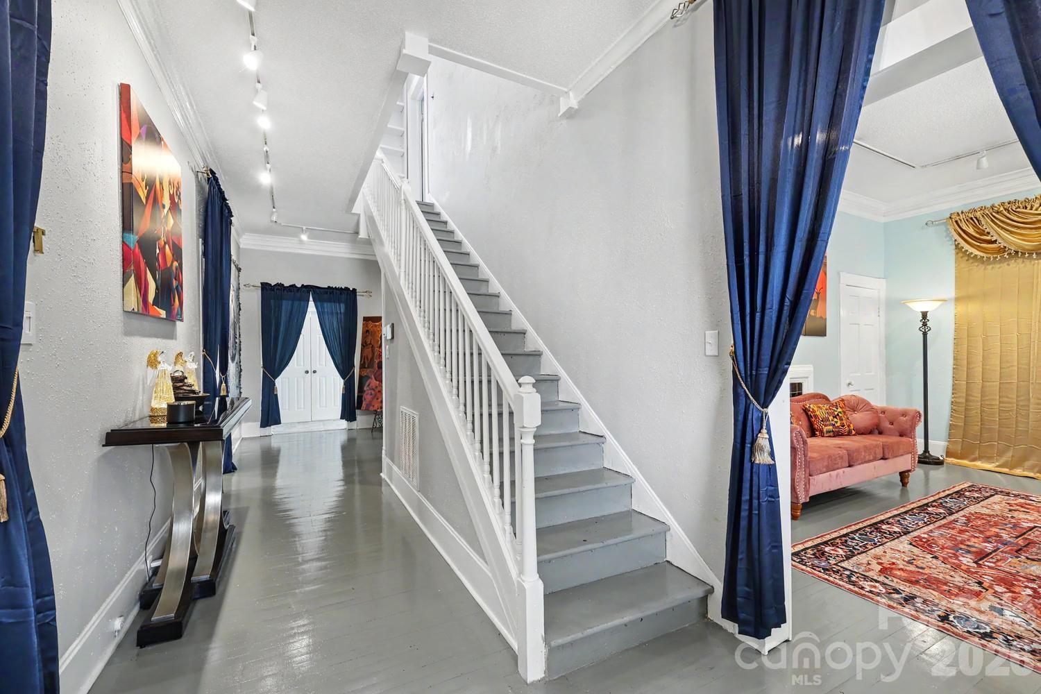 601 College Avenue SW — Lenoir