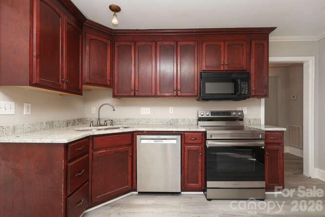 120 N Belvedere Avenue — Gastonia