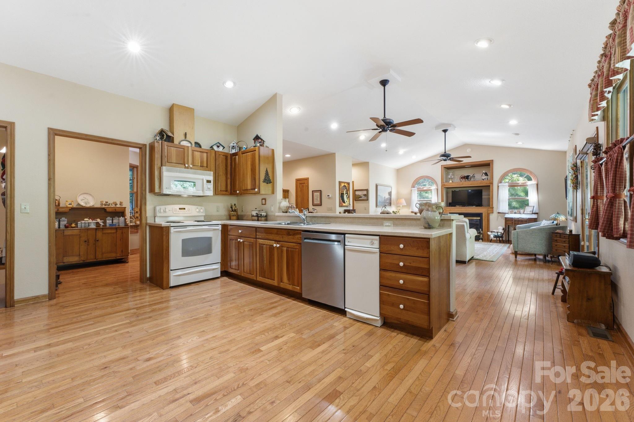121 Forest Run Rd Forest Run Road #121 Forest Run Rd — Whittier