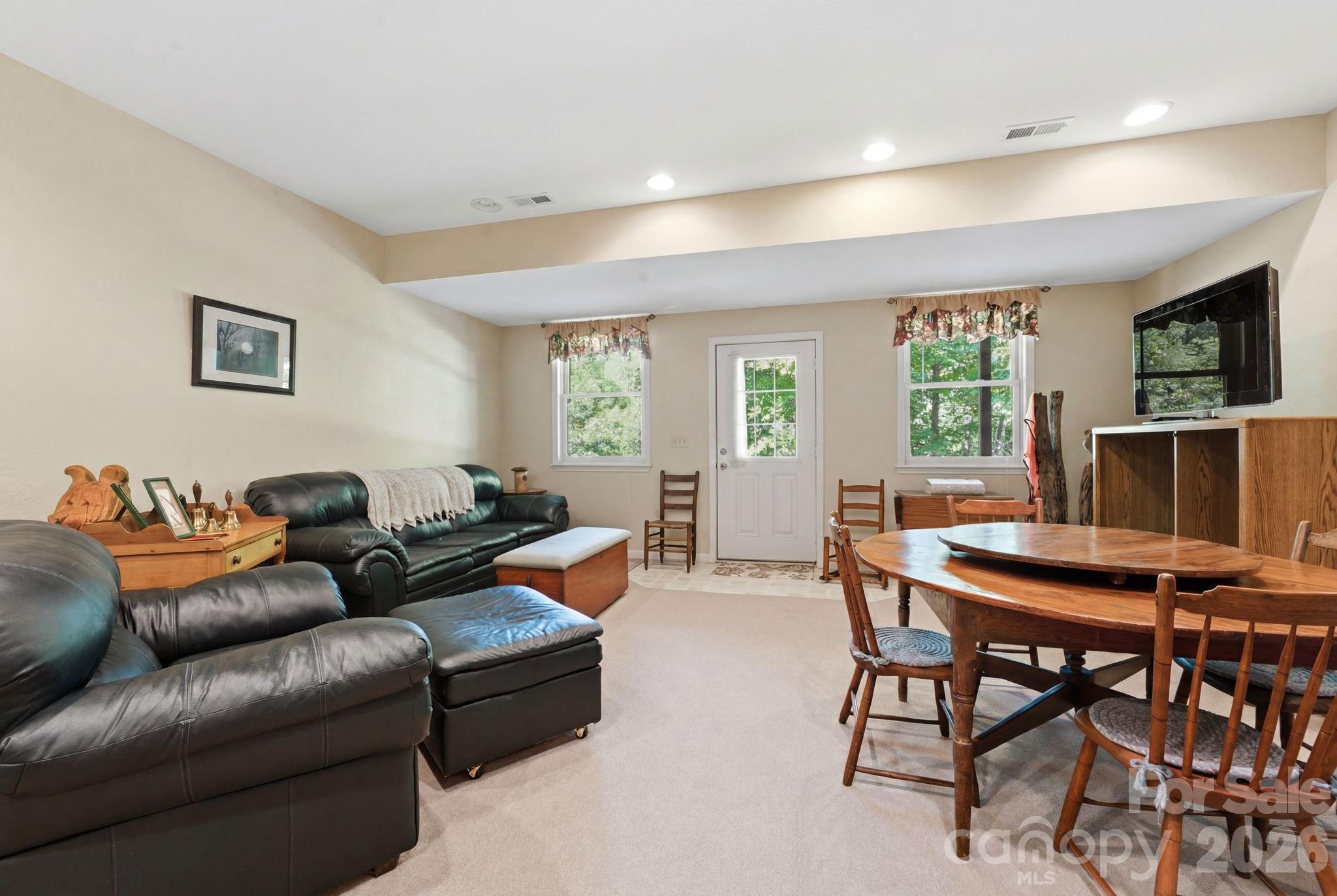121 Forest Run Rd Forest Run Road #121 Forest Run Rd — Whittier