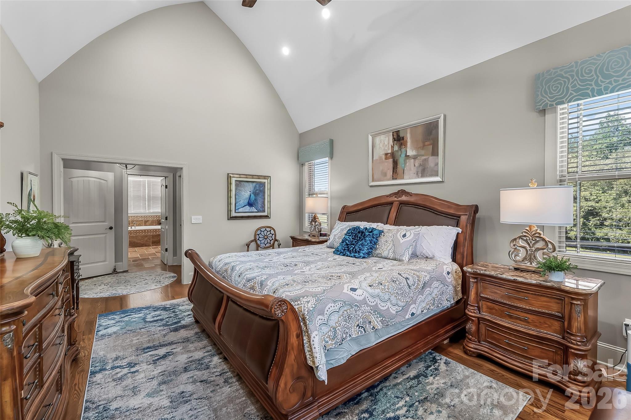 5895 Bakers Point — Hickory
