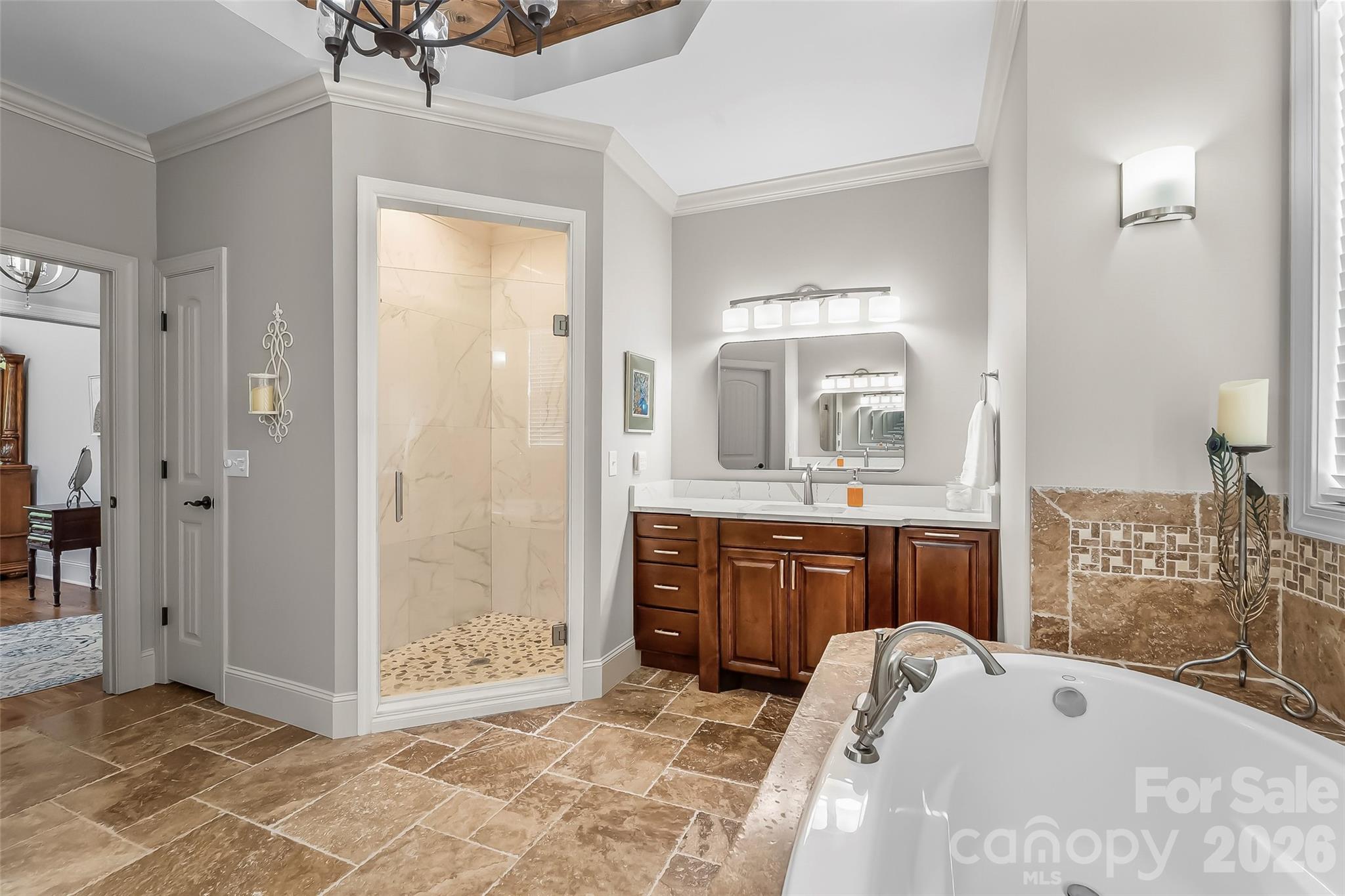 5895 Bakers Point — Hickory