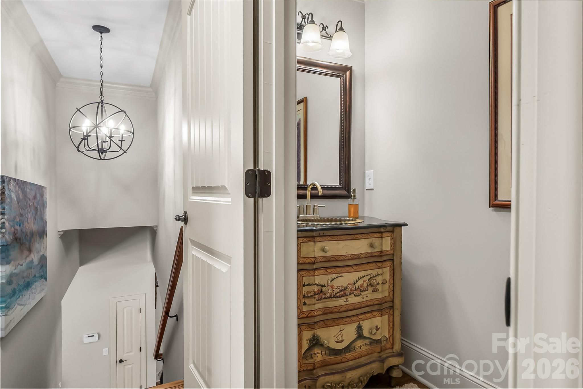 5895 Bakers Point — Hickory