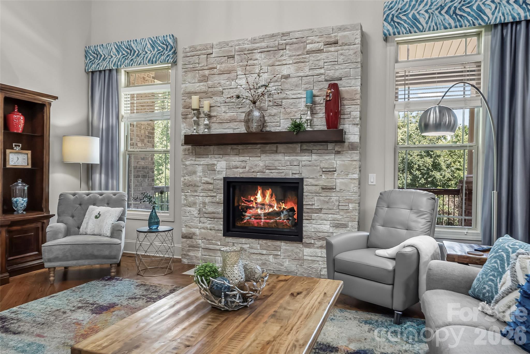 5895 Bakers Point — Hickory