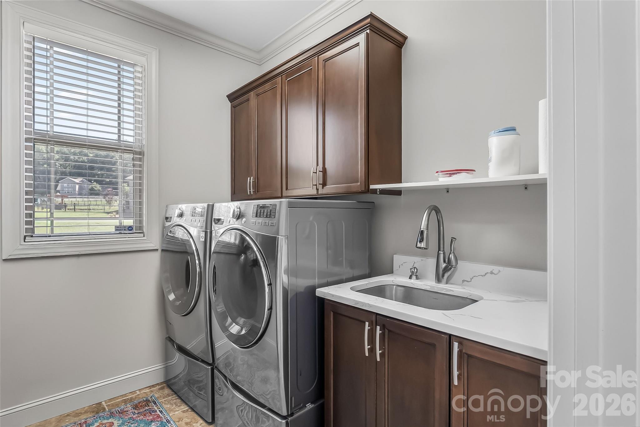 5895 Bakers Point — Hickory