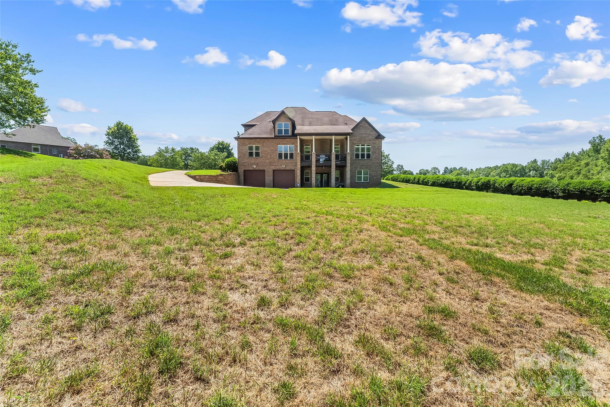 5895 Bakers Point — Hickory