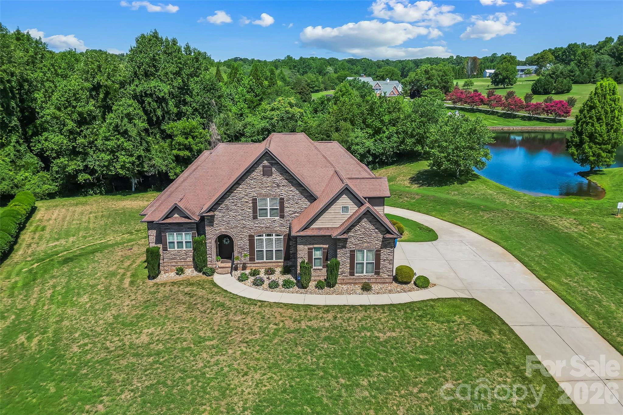 5895 Bakers Point — Hickory