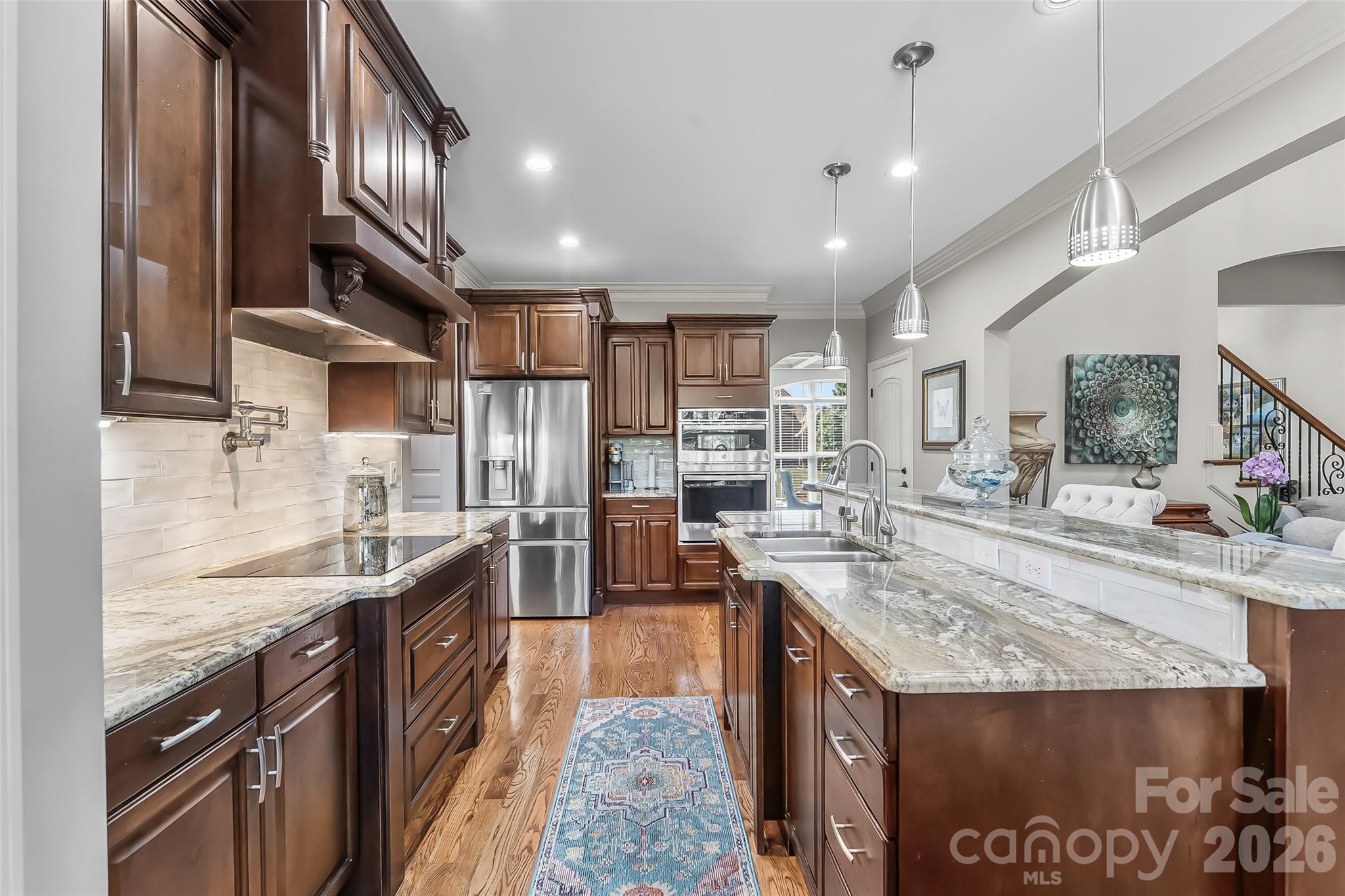 5895 Bakers Point — Hickory