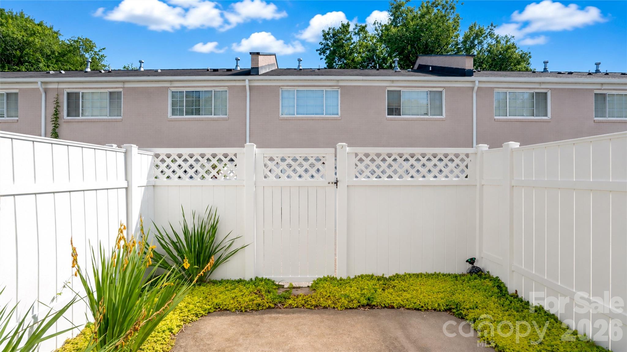 1224 Green Oaks Lane #F — Charlotte
