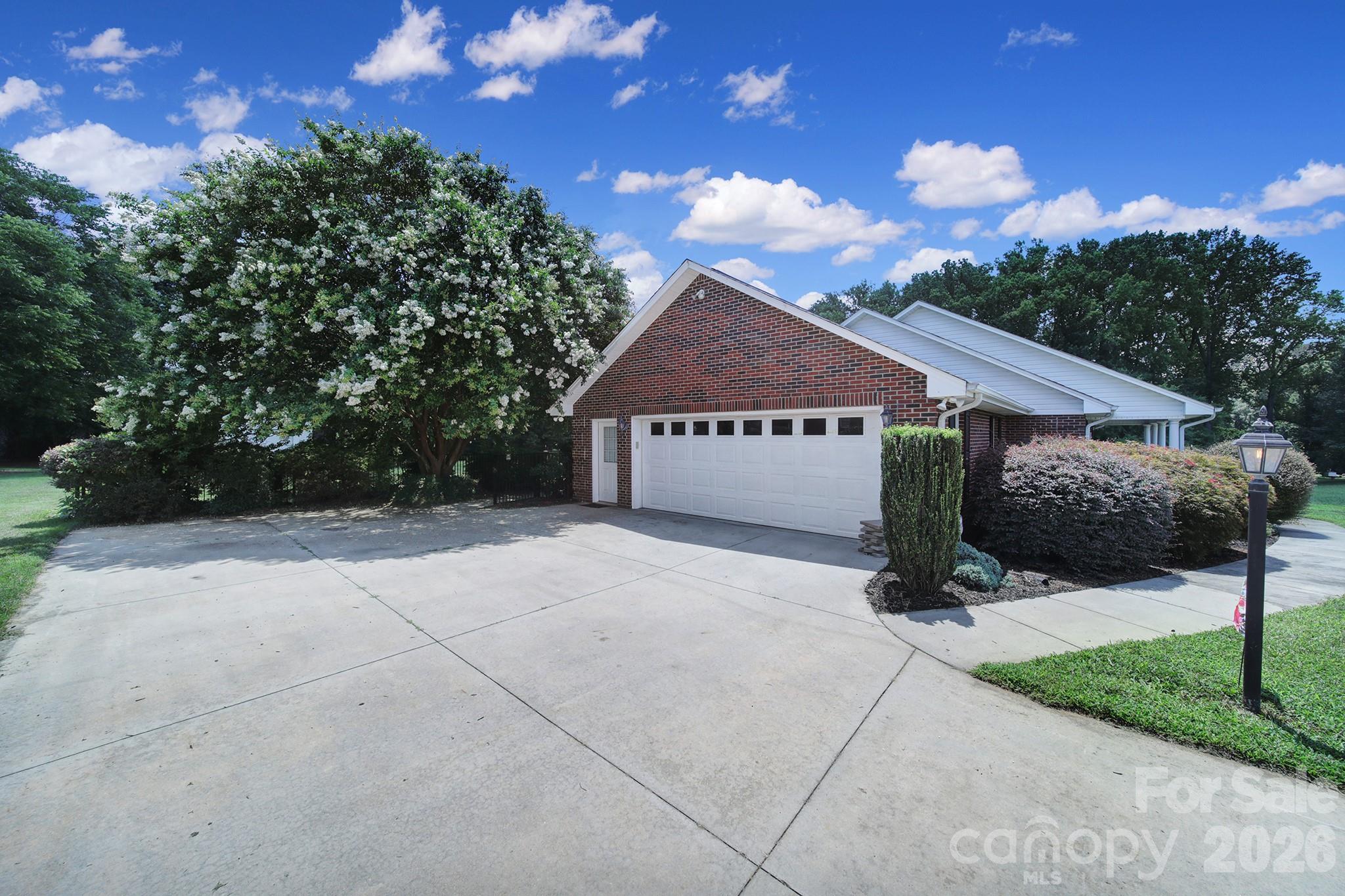 129 Verna Drive — Statesville