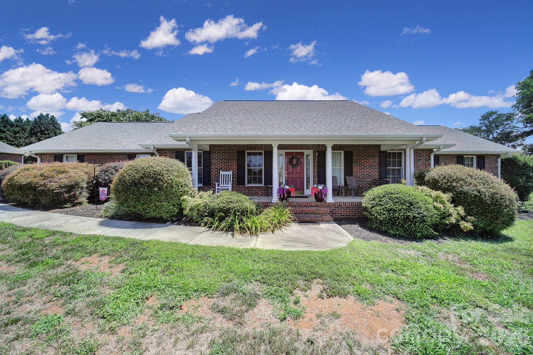 129 Verna Drive — Statesville