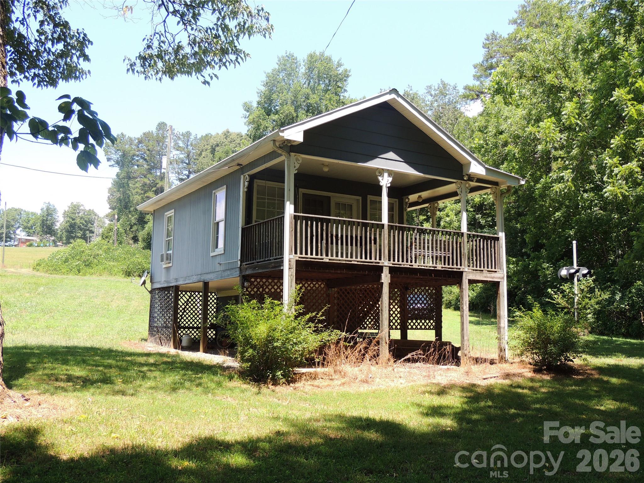 632 Rock Corner Road — Forest City