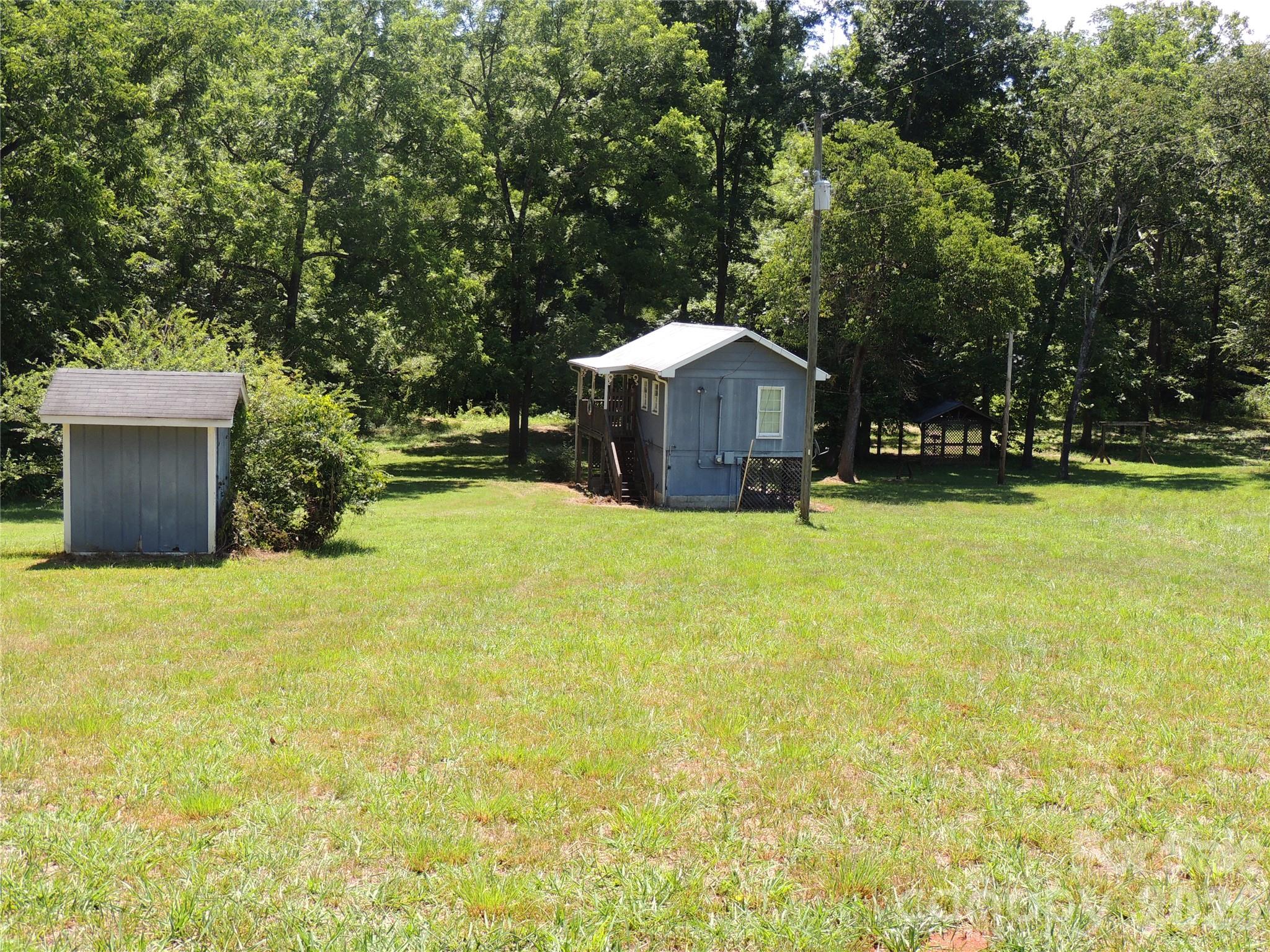 632 Rock Corner Road — Forest City