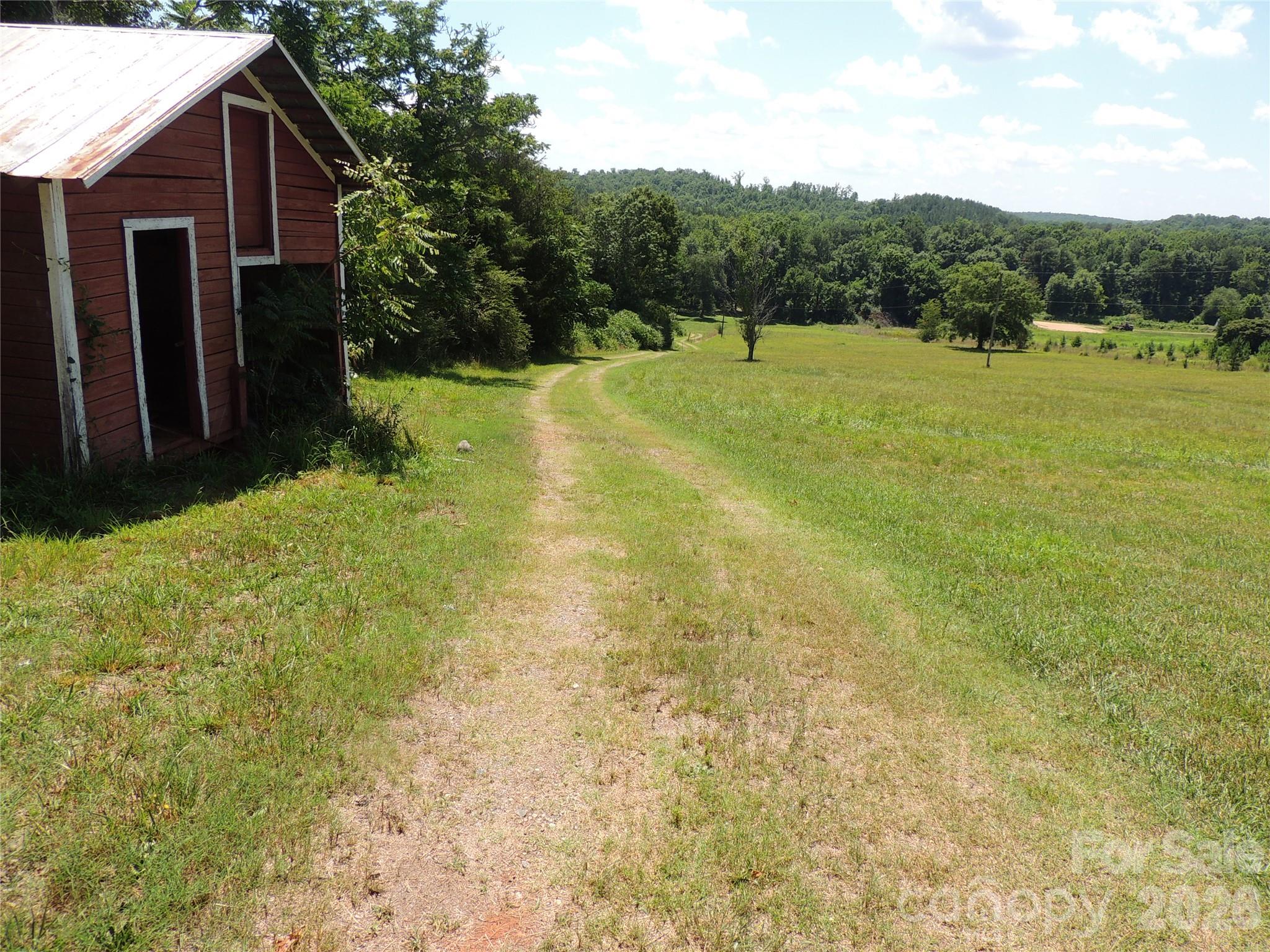 632 Rock Corner Road — Forest City