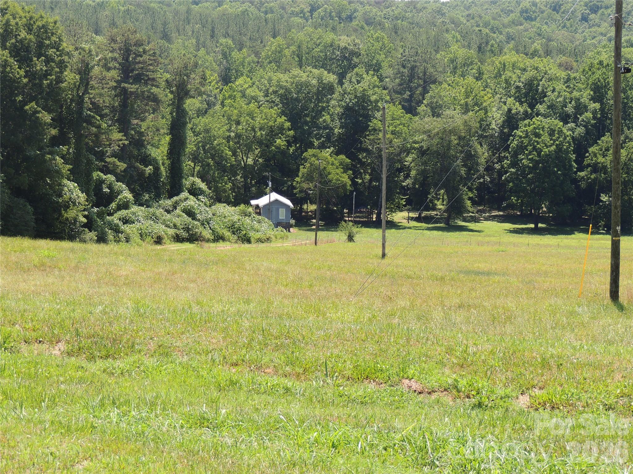 632 Rock Corner Road — Forest City